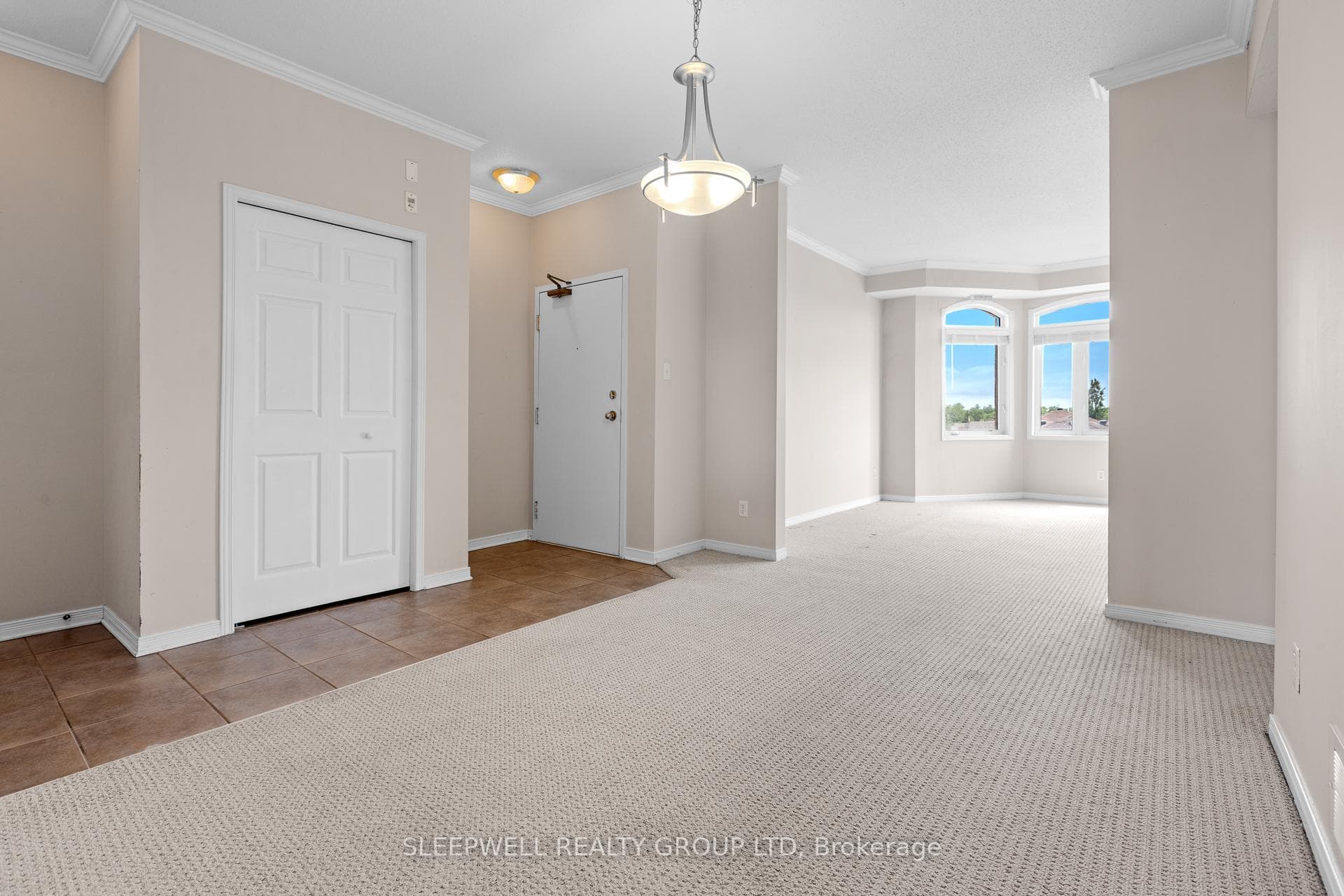 190 Rustic Hills Crescent Unit 7 photo 4