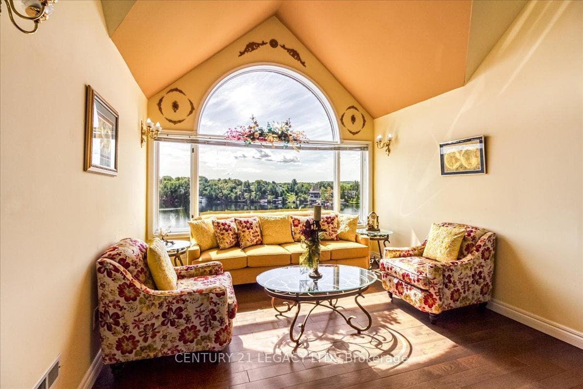 376 Maki Avenue photo 14