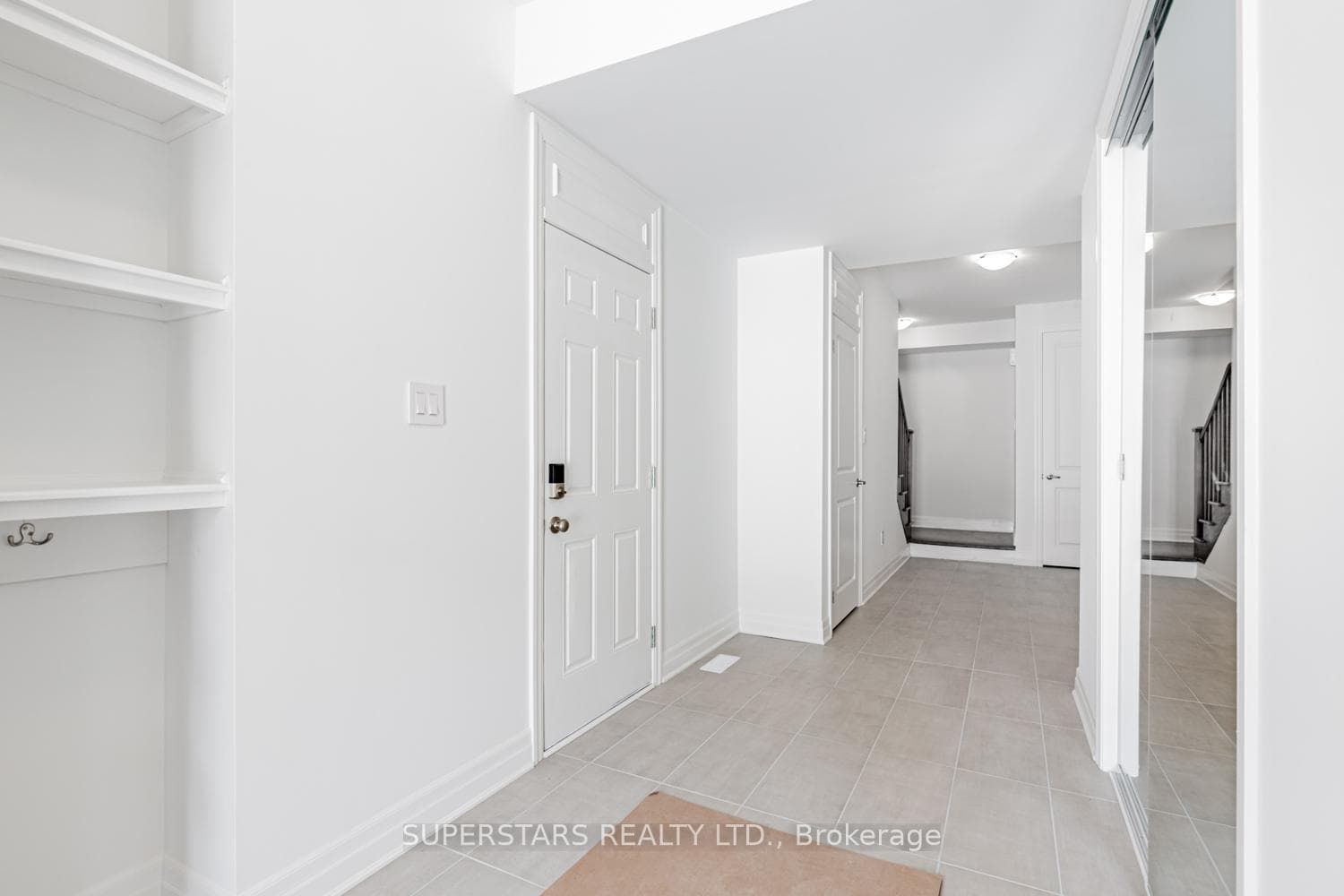 19 Avani Avenue photo 5