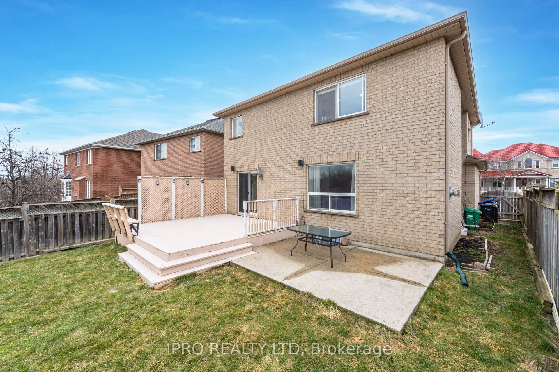 30 Queen Mary Drive Unit Main photo 31