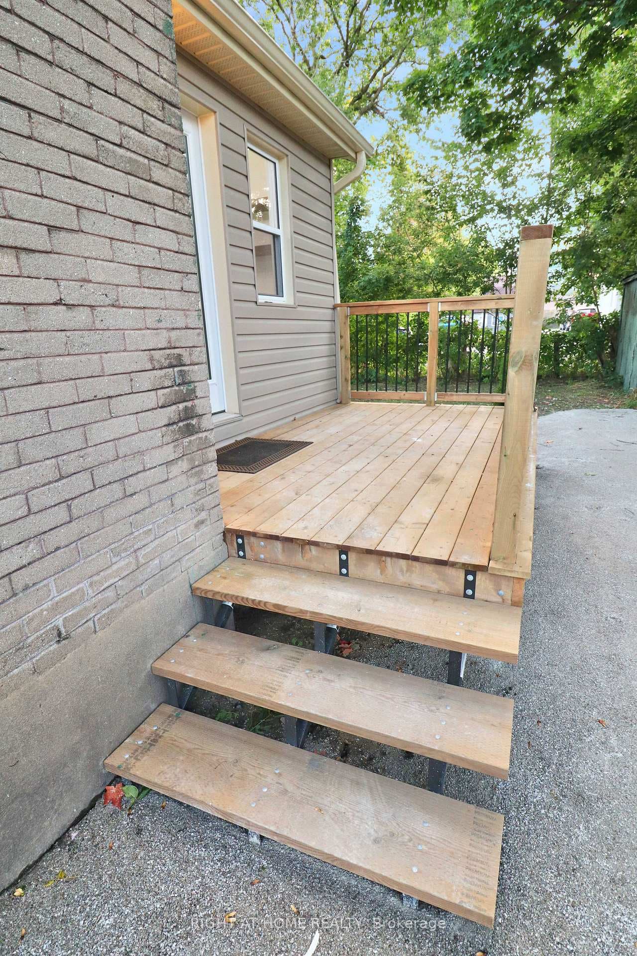 13 Wyandotte Street photo 6