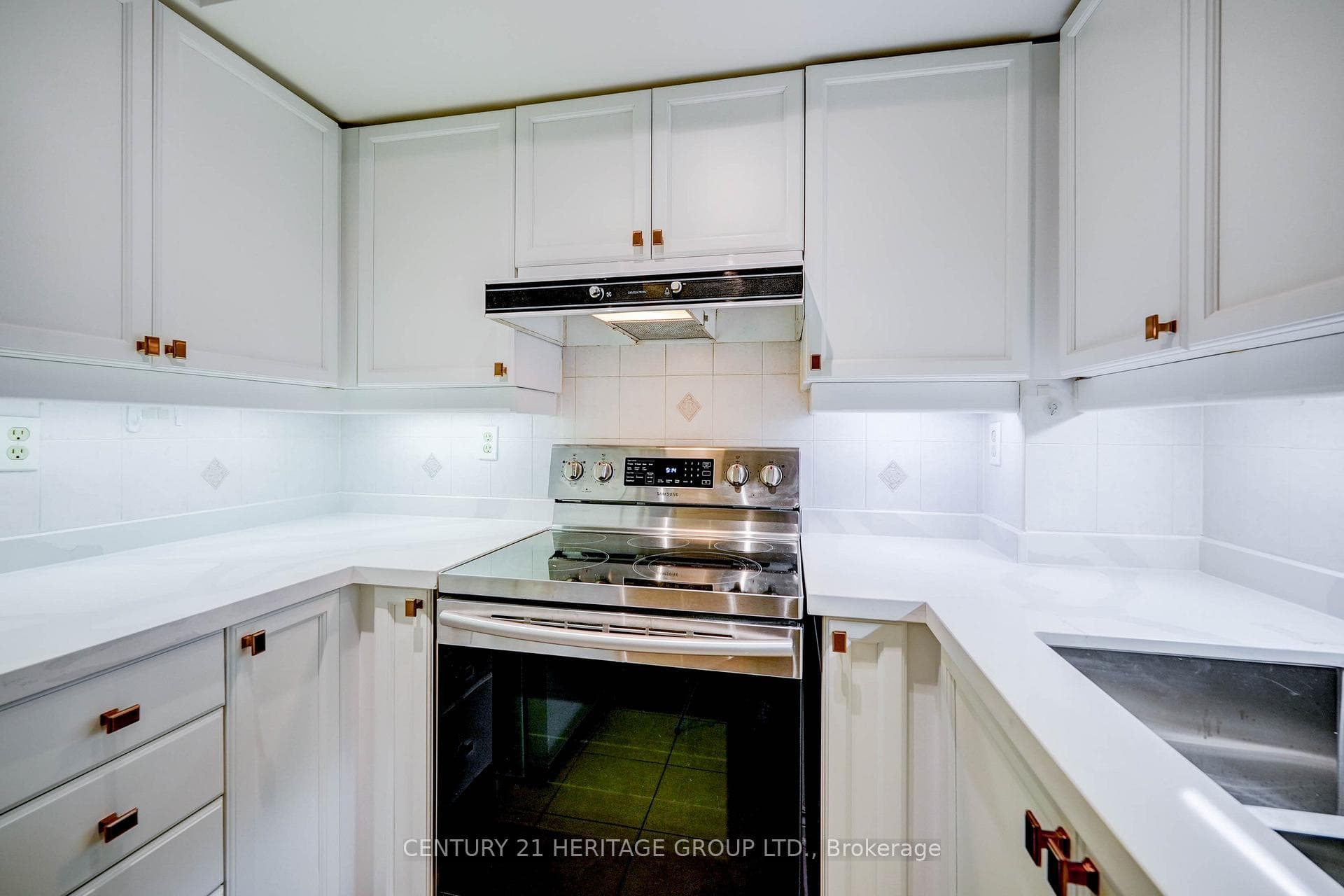 1 Rean Drive Unit 606 photo 14