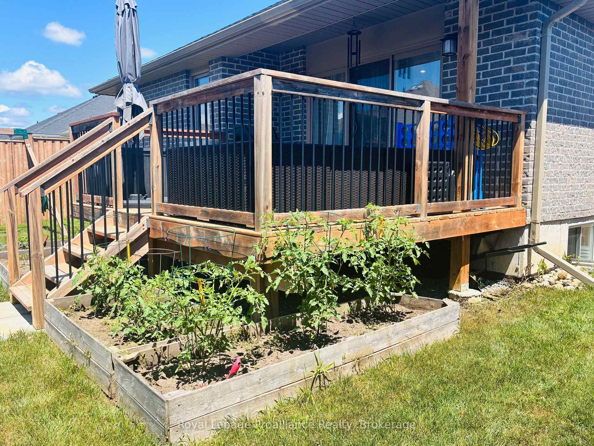 48 Mercedes Drive photo 40