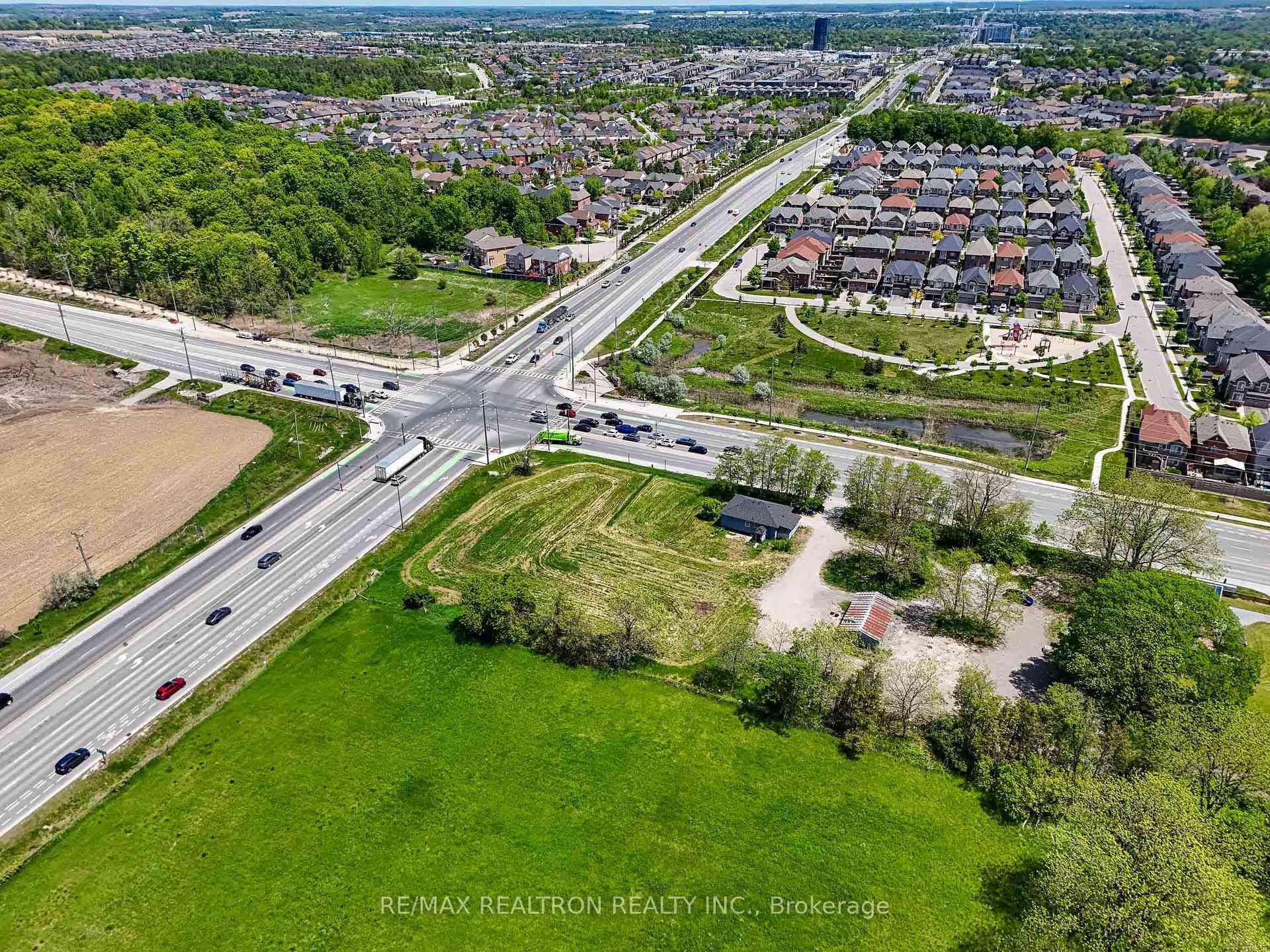 17440 Bathurst Street photo 4