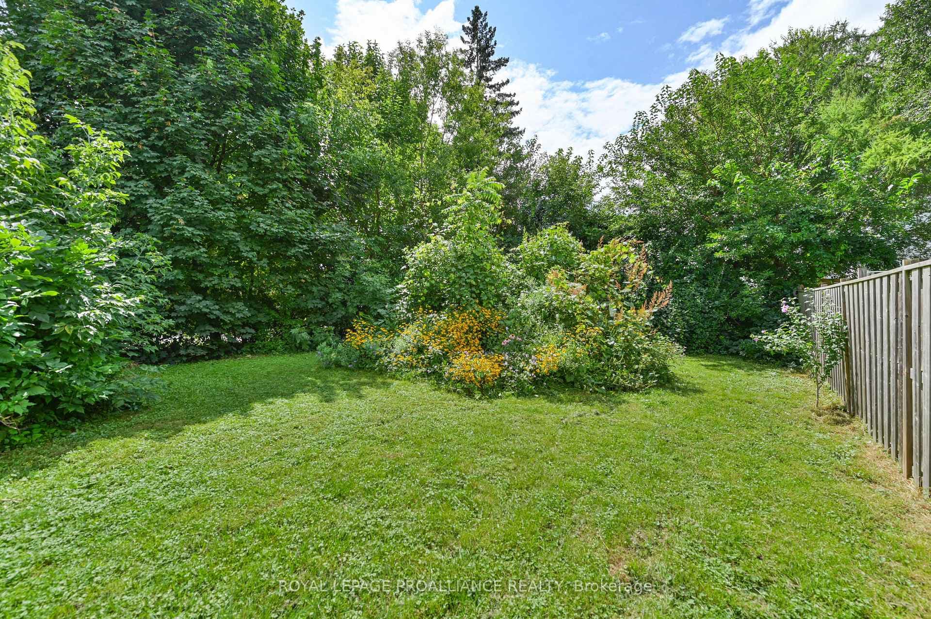 180 Foster Avenue photo 26