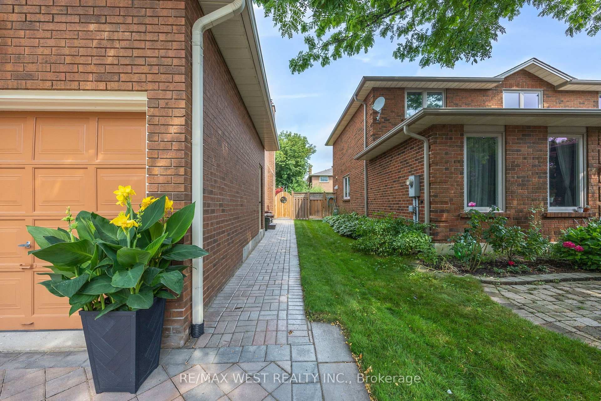 38 Addison Street photo 29