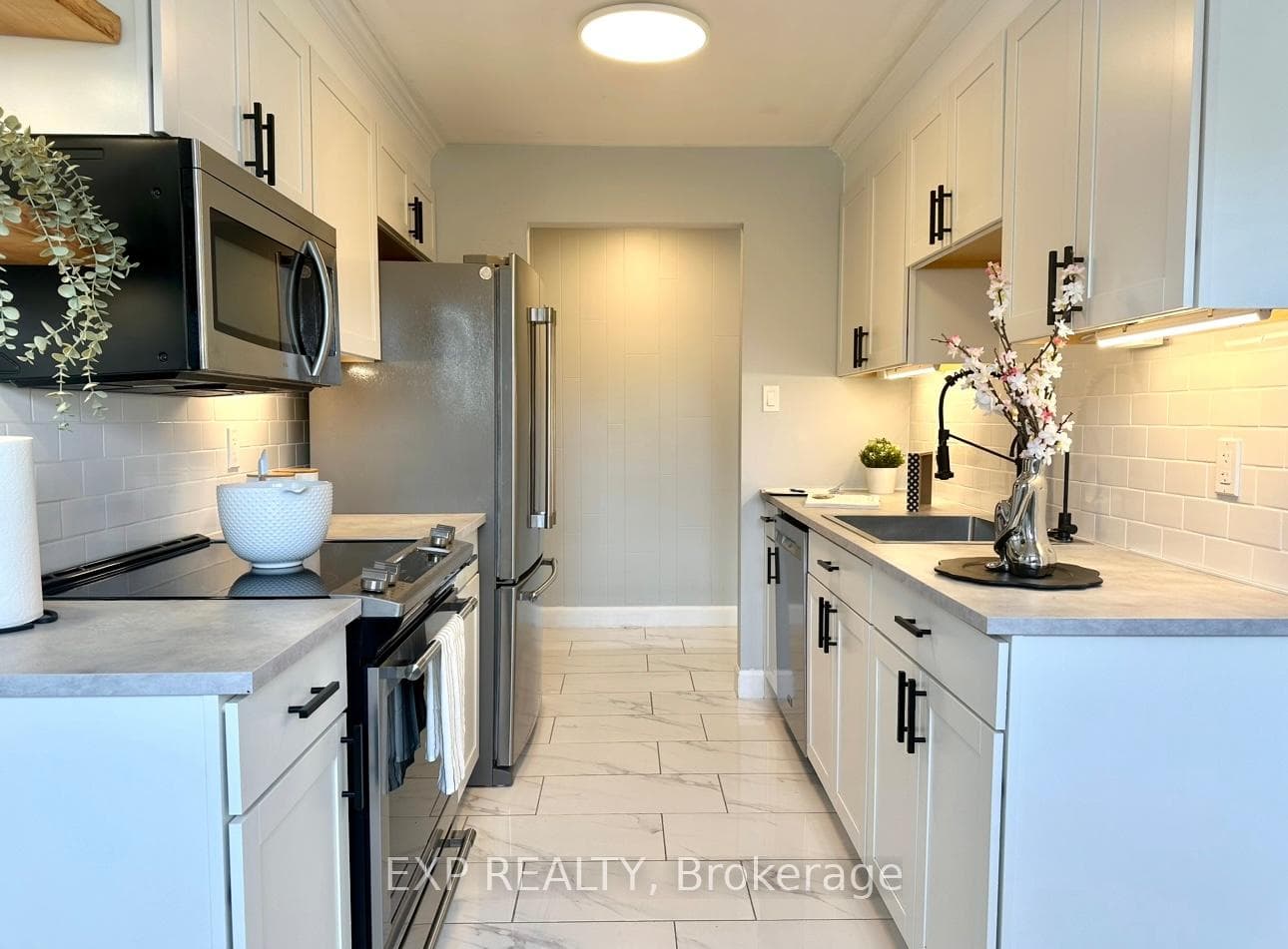 37 Conroy Crescent Unit 15 photo 8