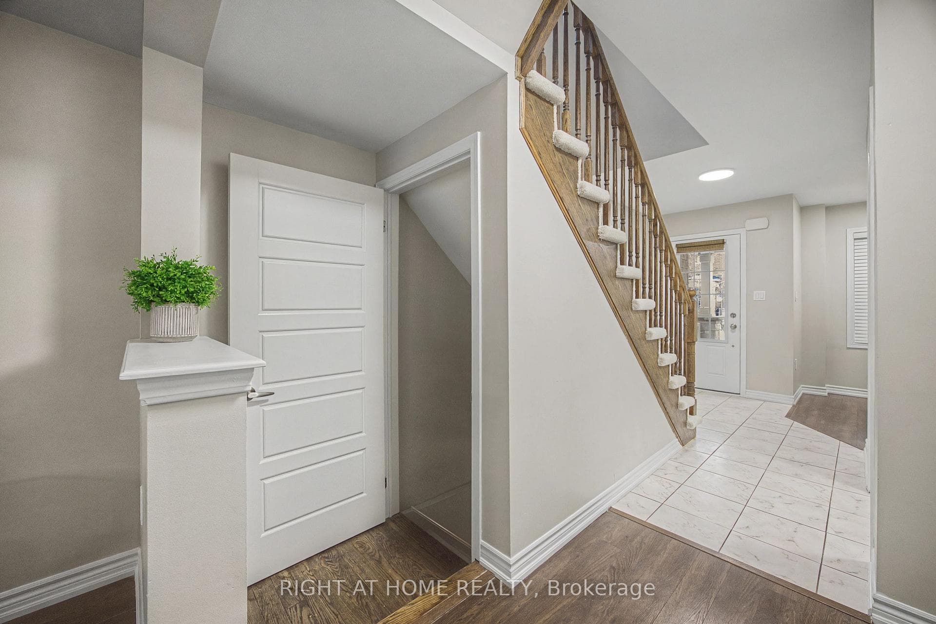 1235 Mulroney Heights photo 10
