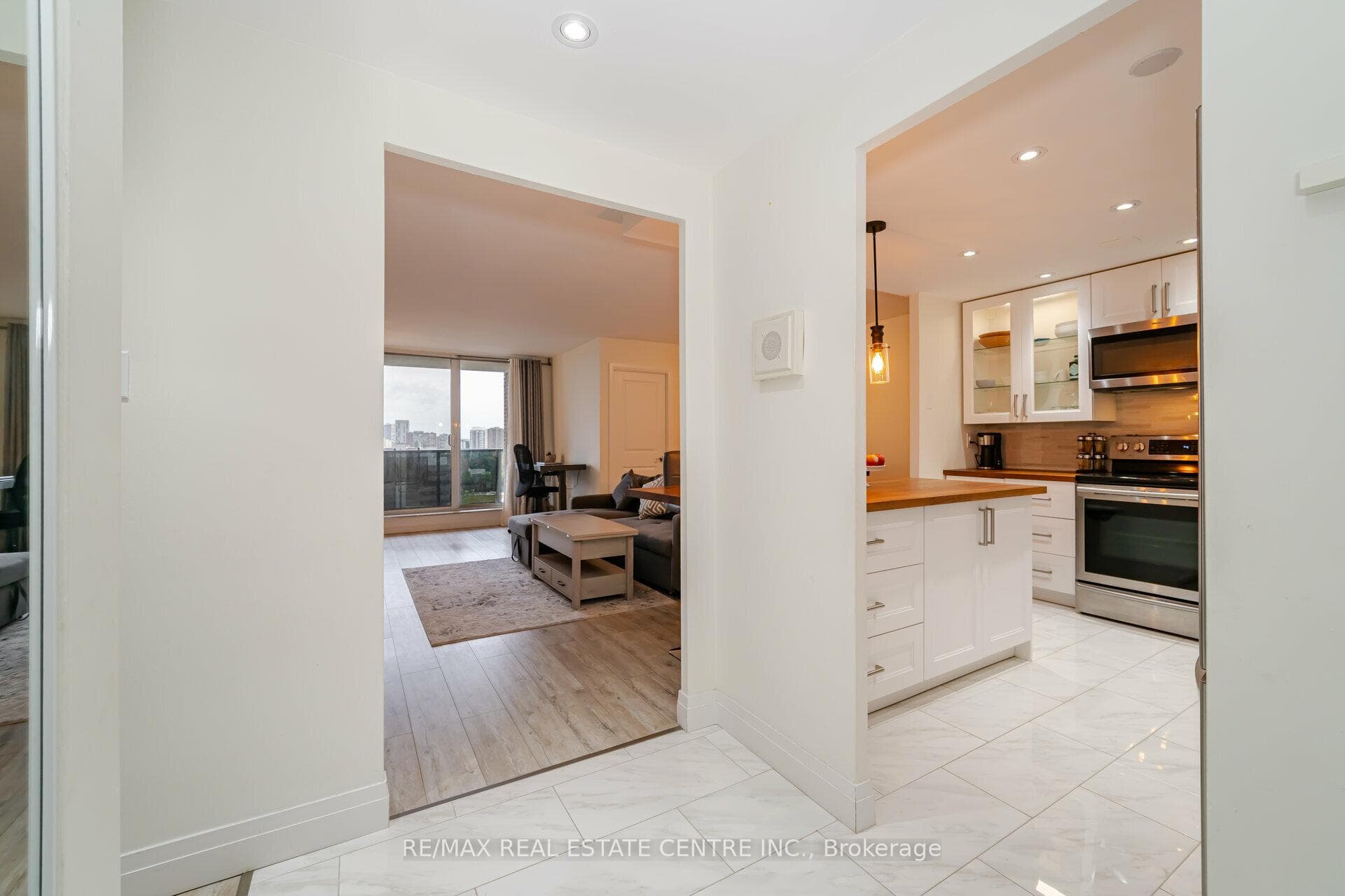 85 Emmett Avenue Unit 2006 photo 7