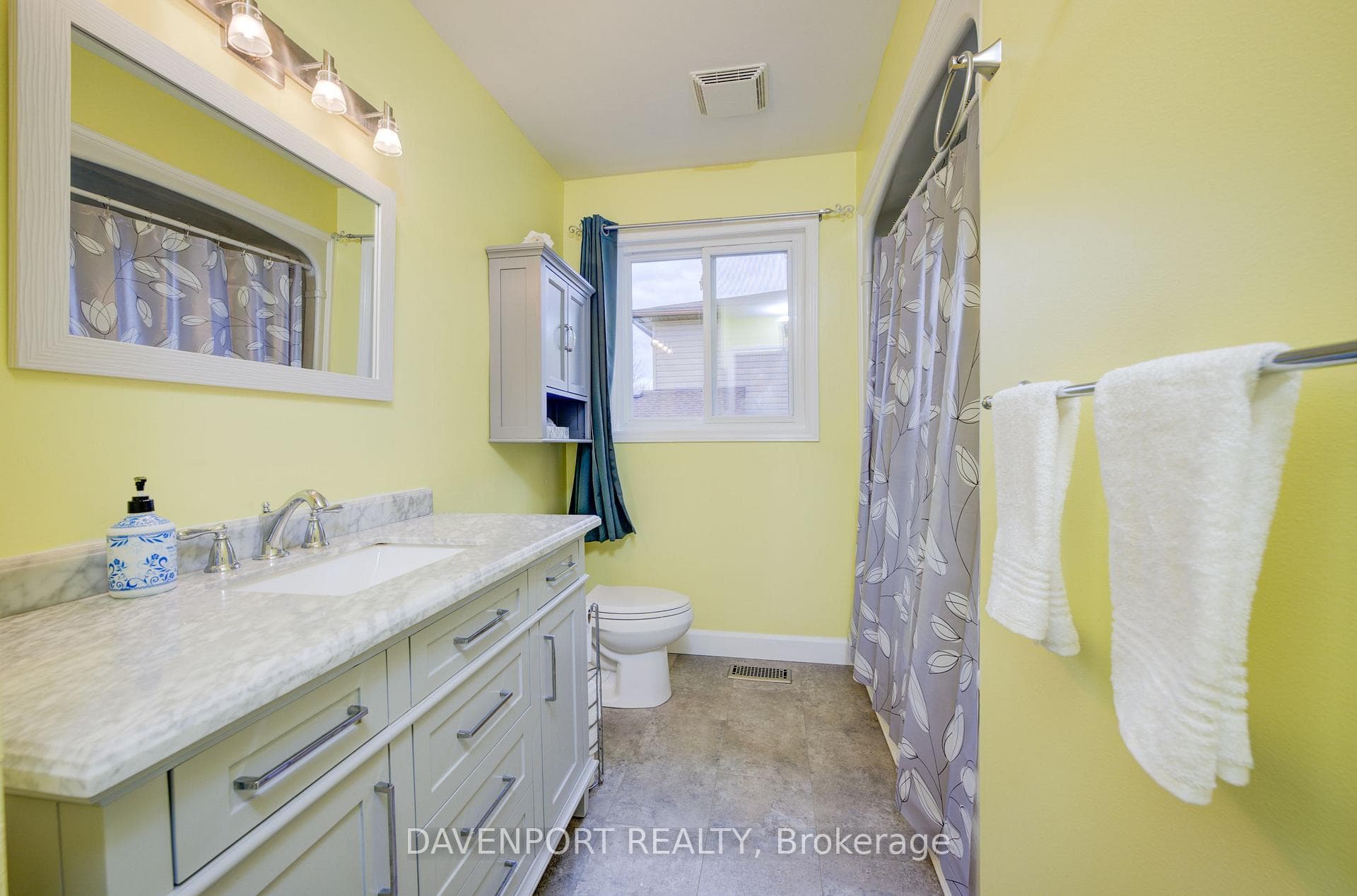 343 Jeremys Crescent photo 33