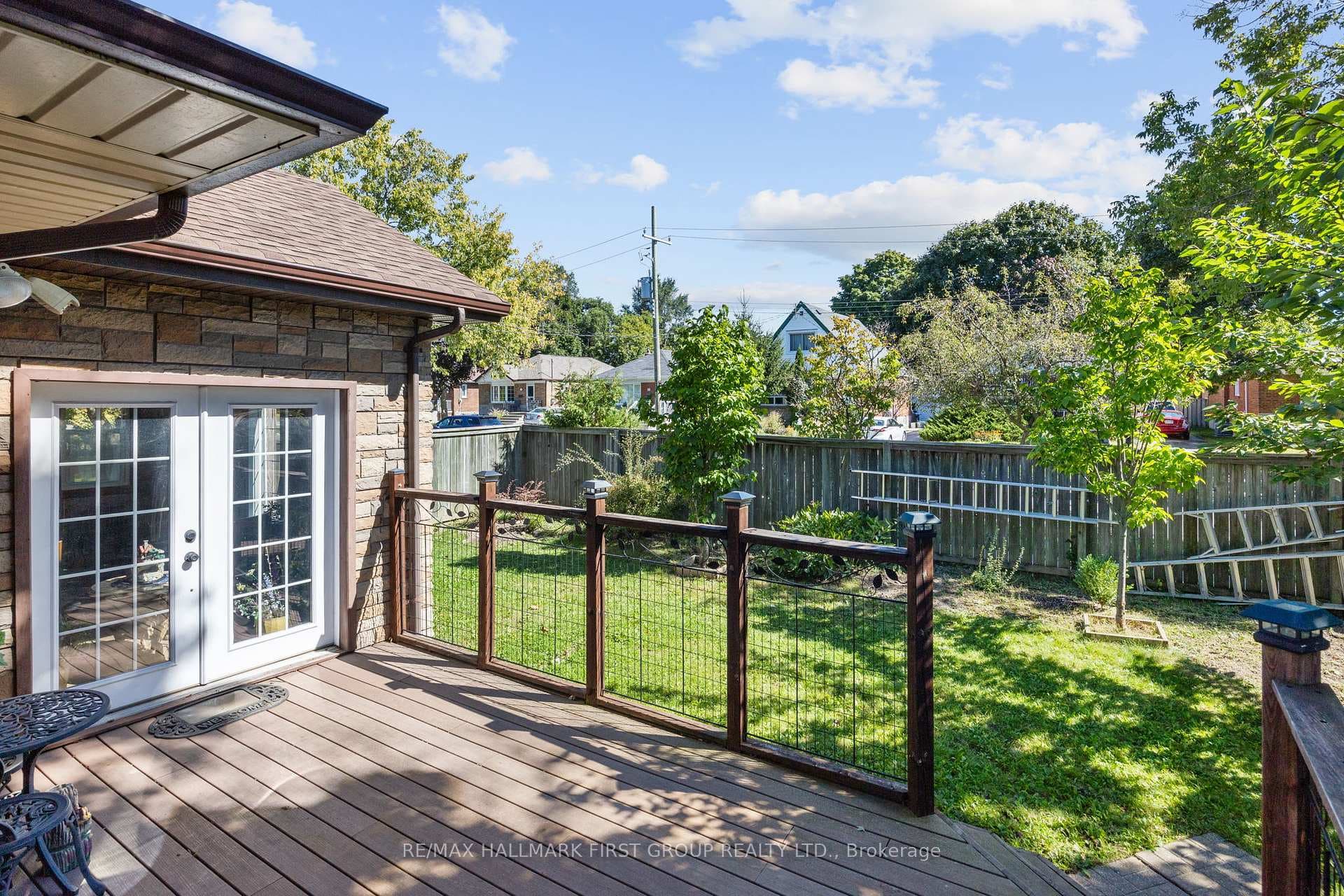 128 Shropshire Drive photo 37