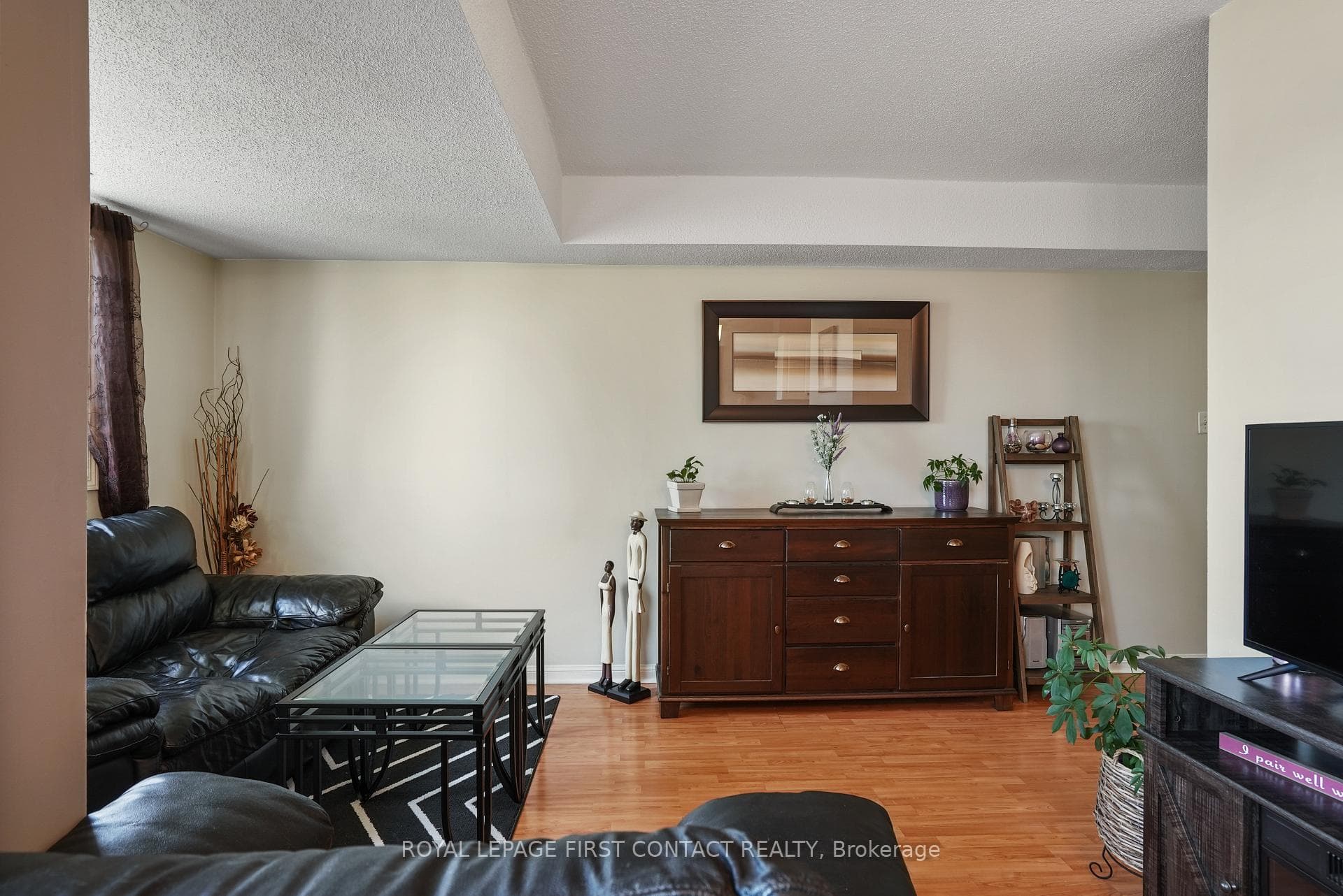237 Ferndale Drive Unit 4 photo 19