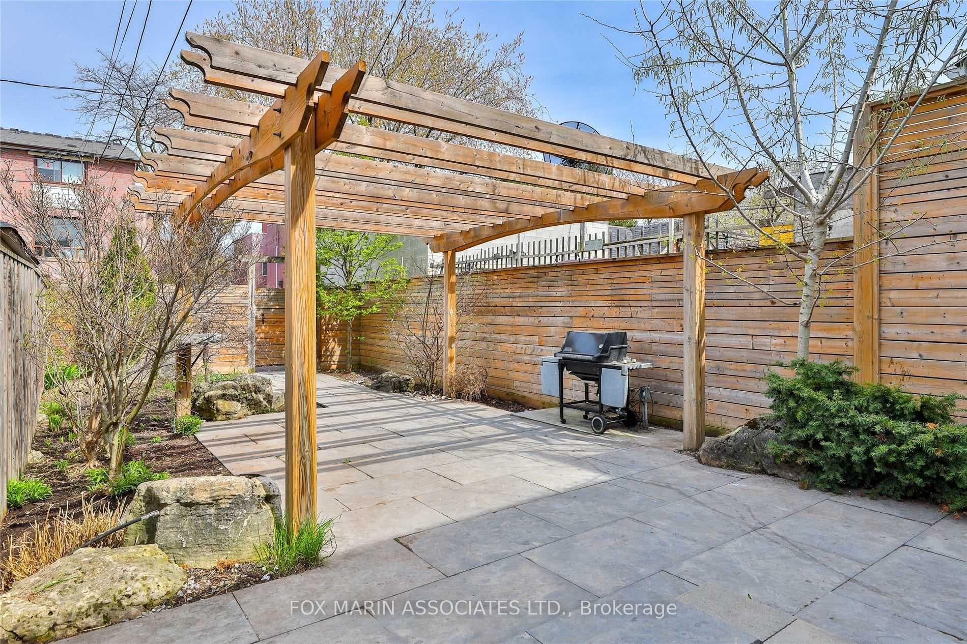 213 Grace Street photo 36