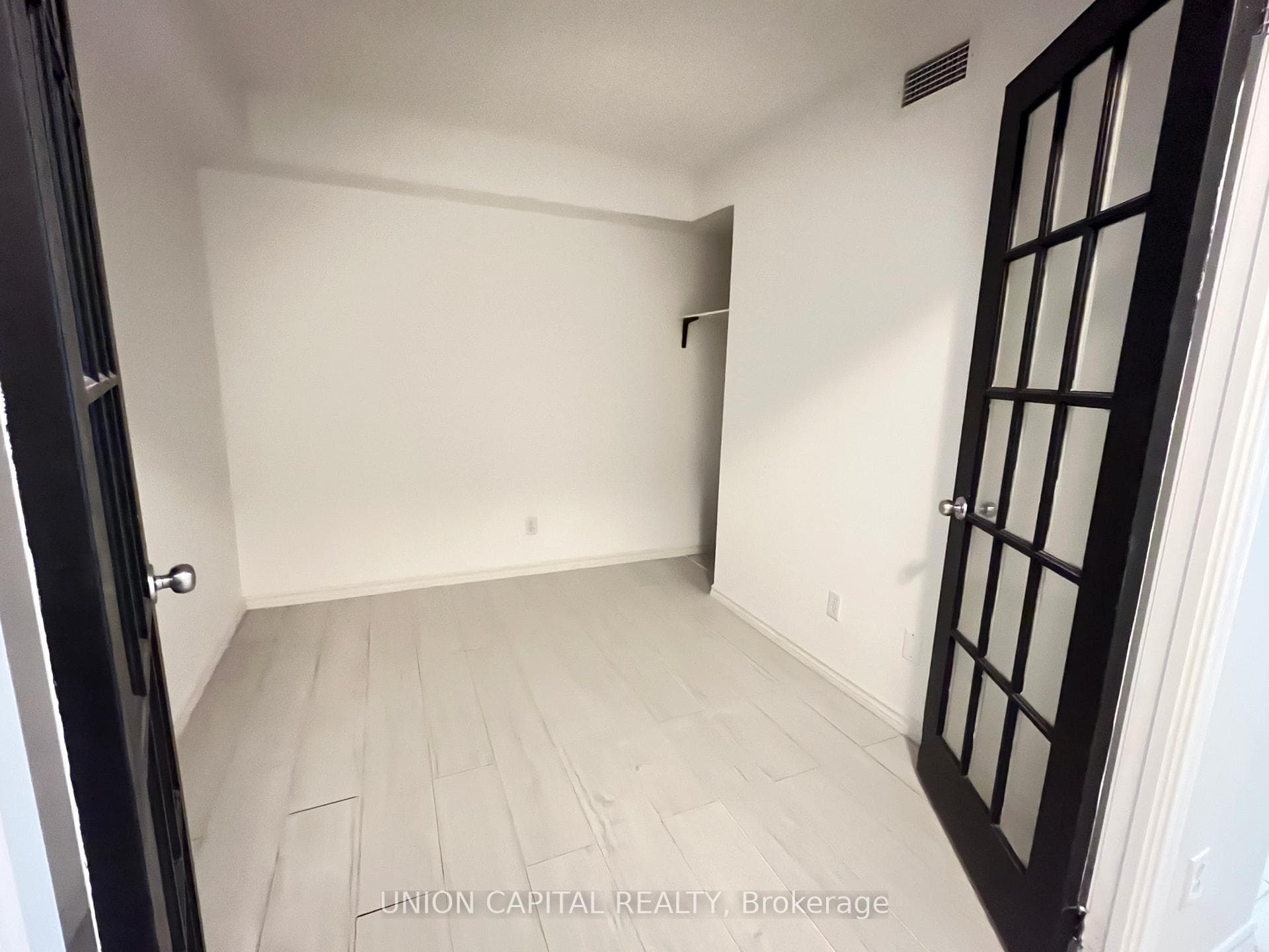 1 Rean Drive Unit 1705 photo 5