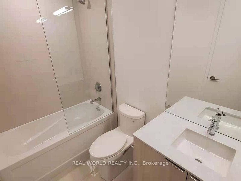 15 Queens Quay Unit 1510 photo 6