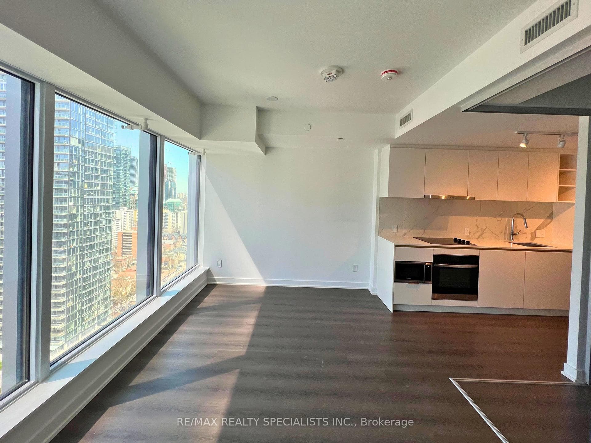 8 wellesley Street Unit 2907 photo 11