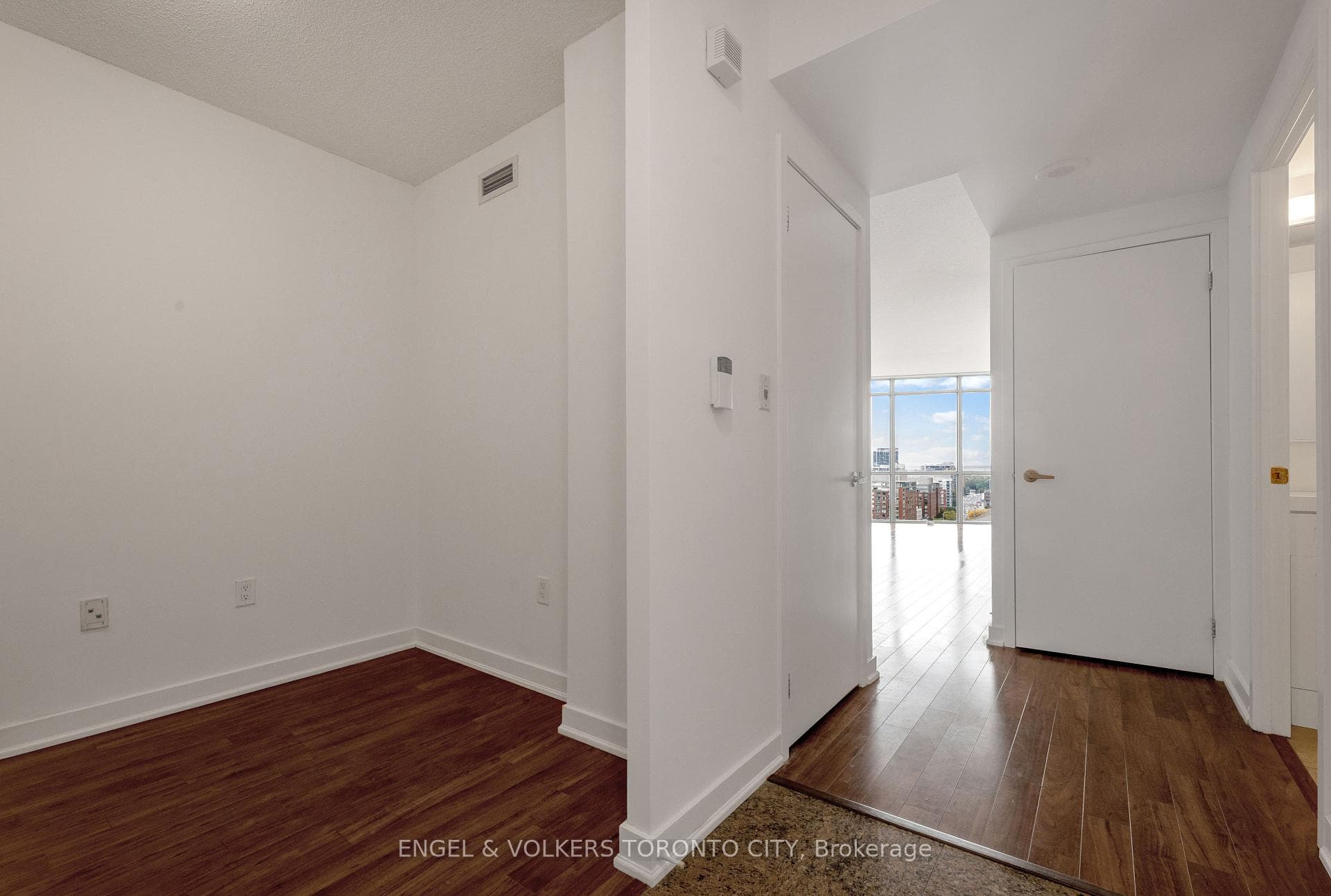 5 Mariner Terrace Unit 1805 photo 2