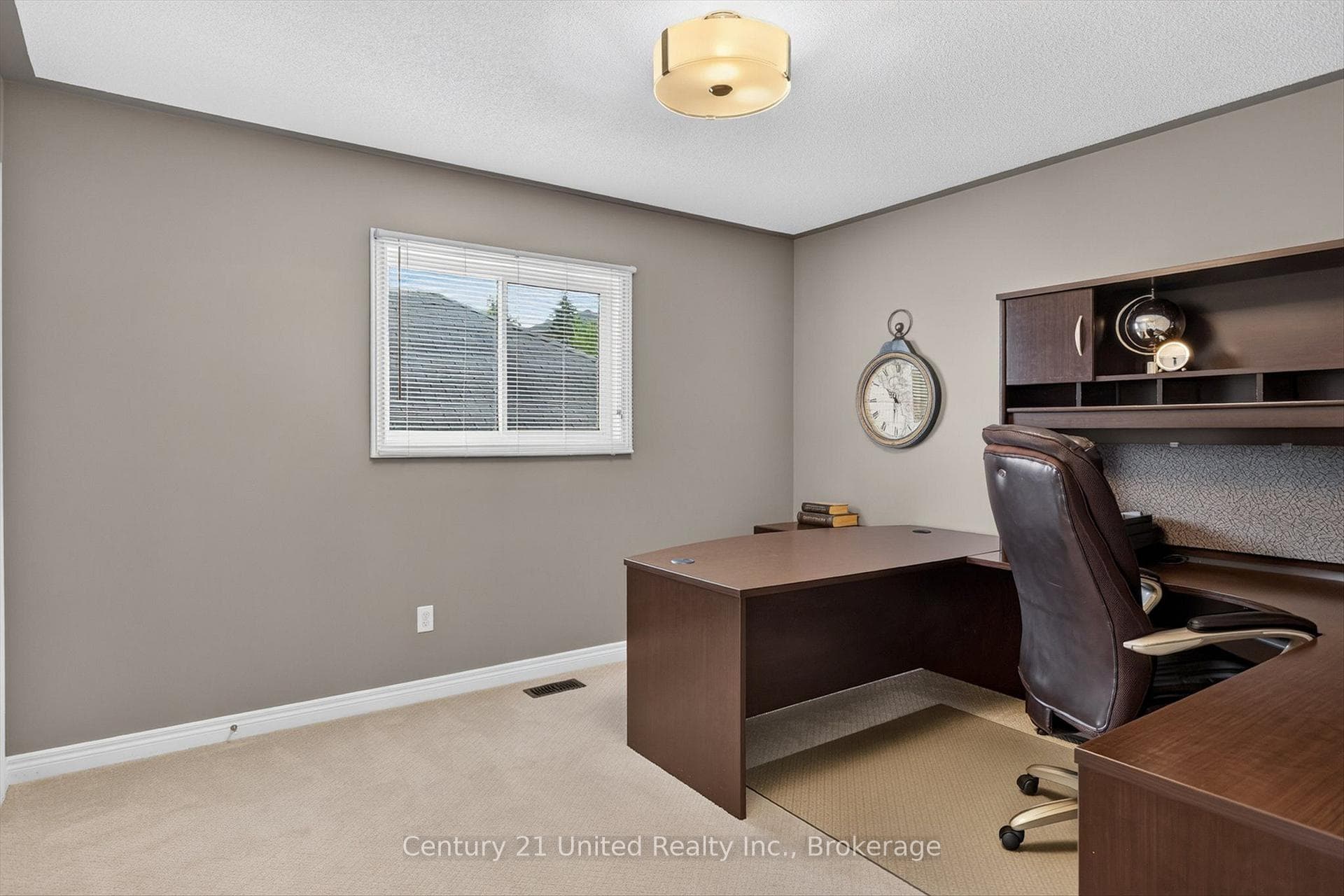 1184 Scollard Drive photo 35