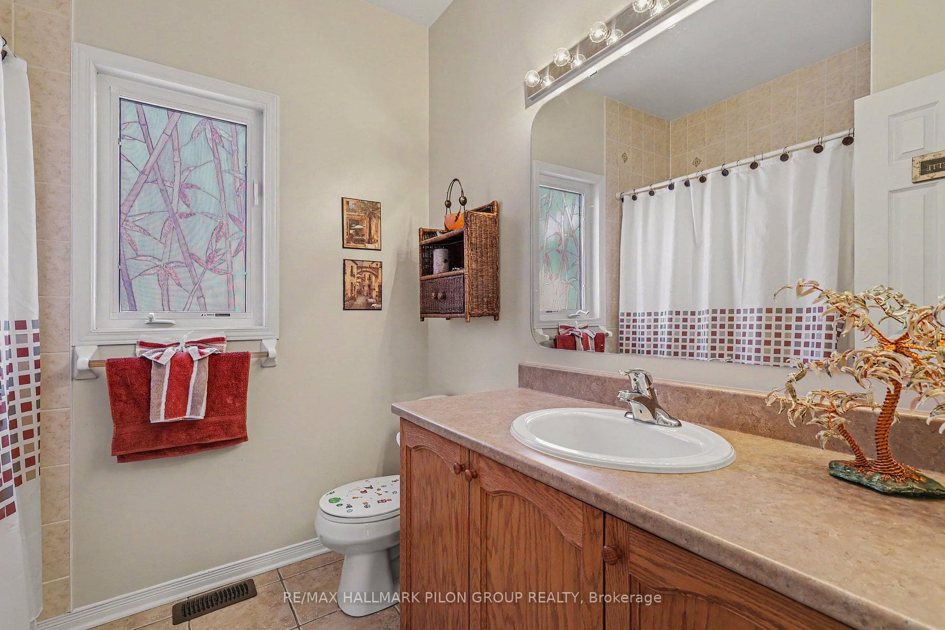 103 Jasper Crescent photo 15