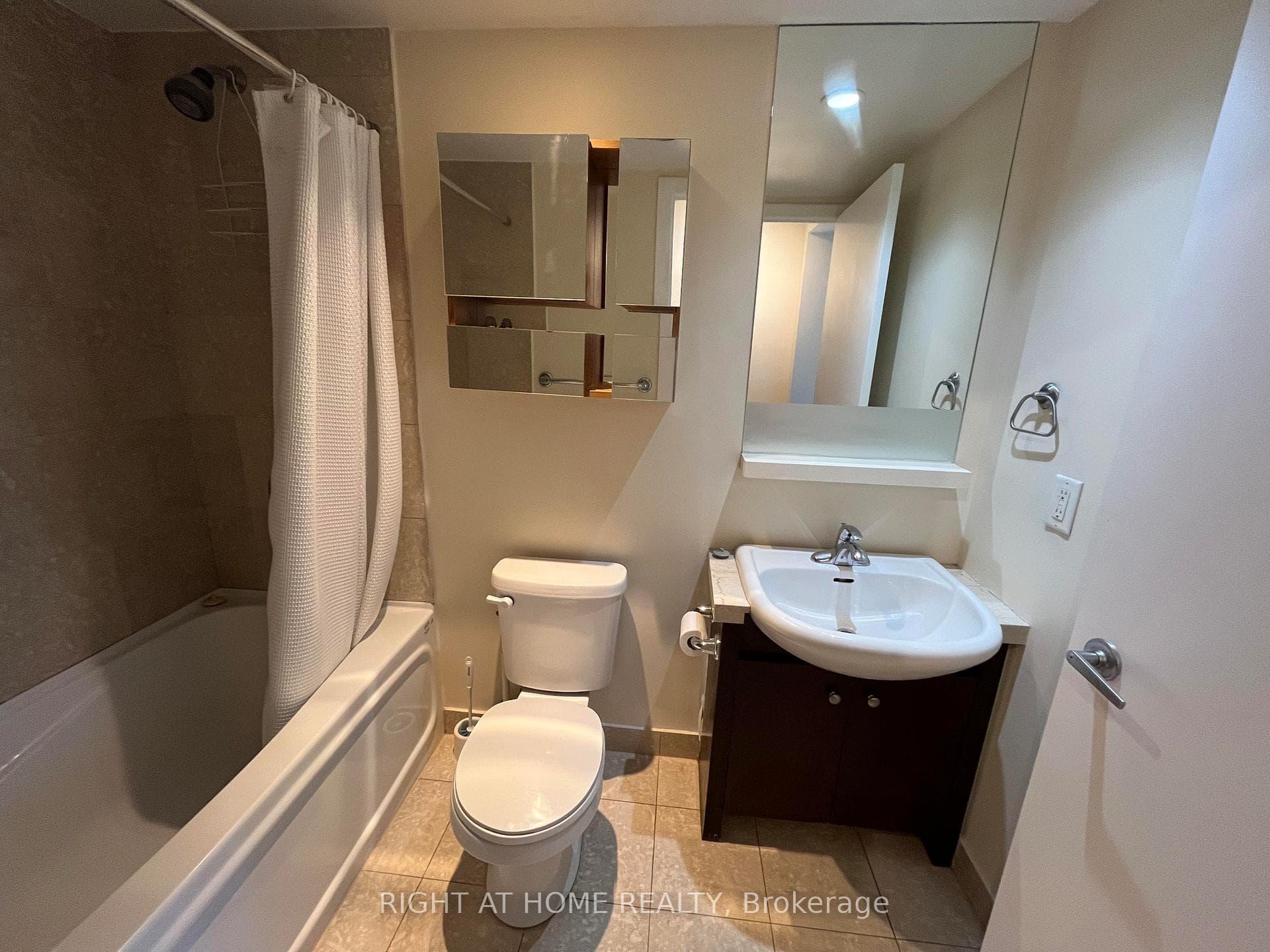 208 Queens Quay N/A Unit 1013 photo 10