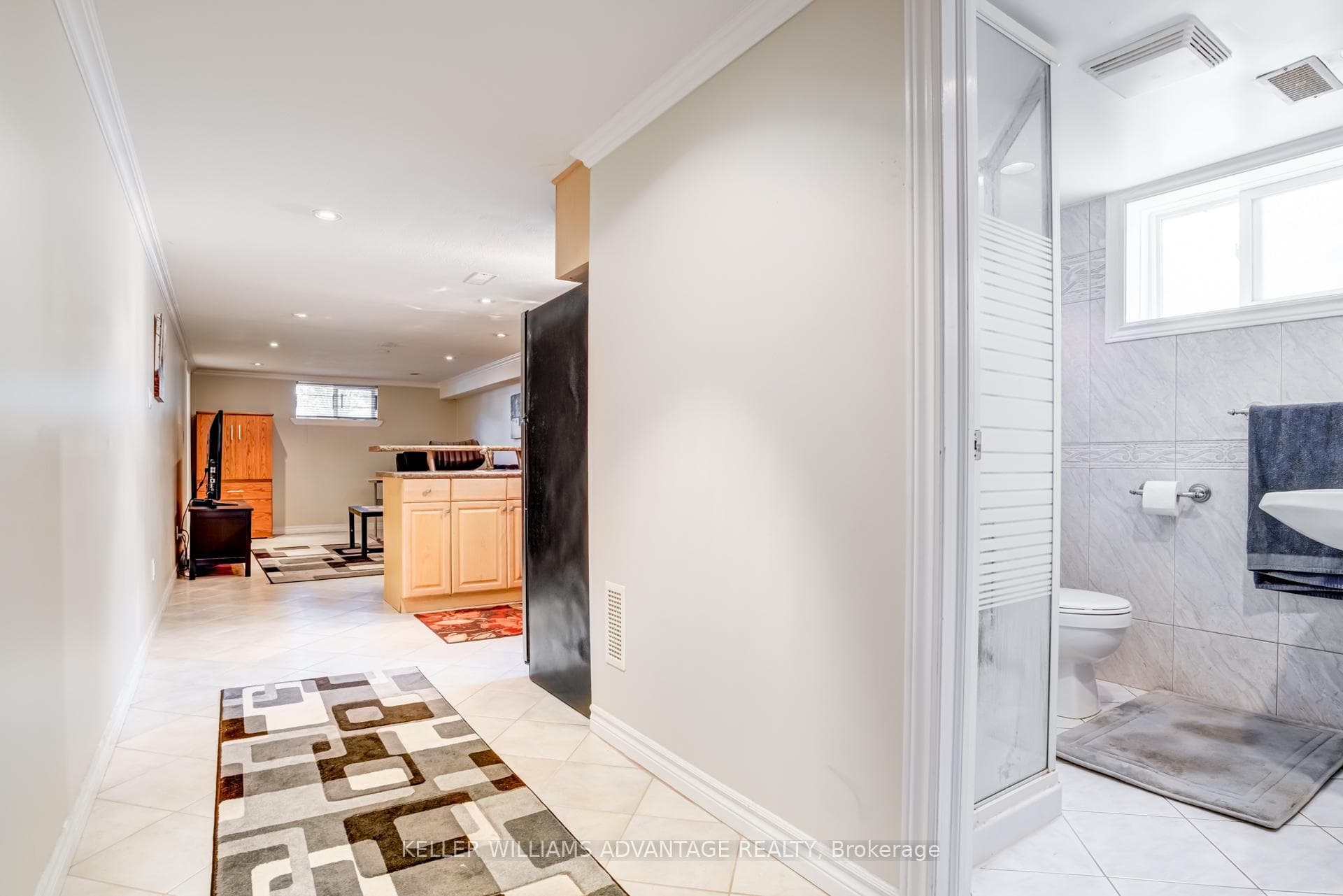183 Glenwood Crescent Unit Lower photo 17