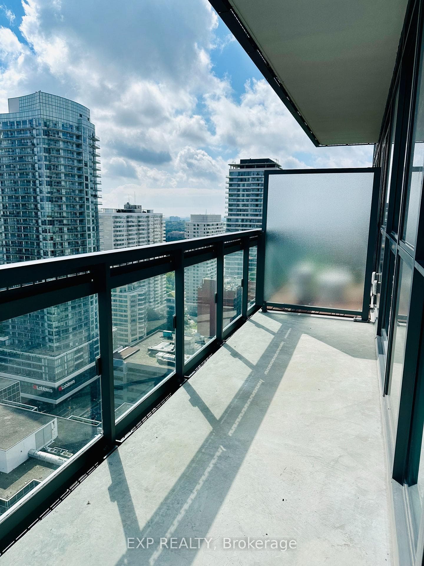 39 Roehampton Avenue Unit 2401 photo 11