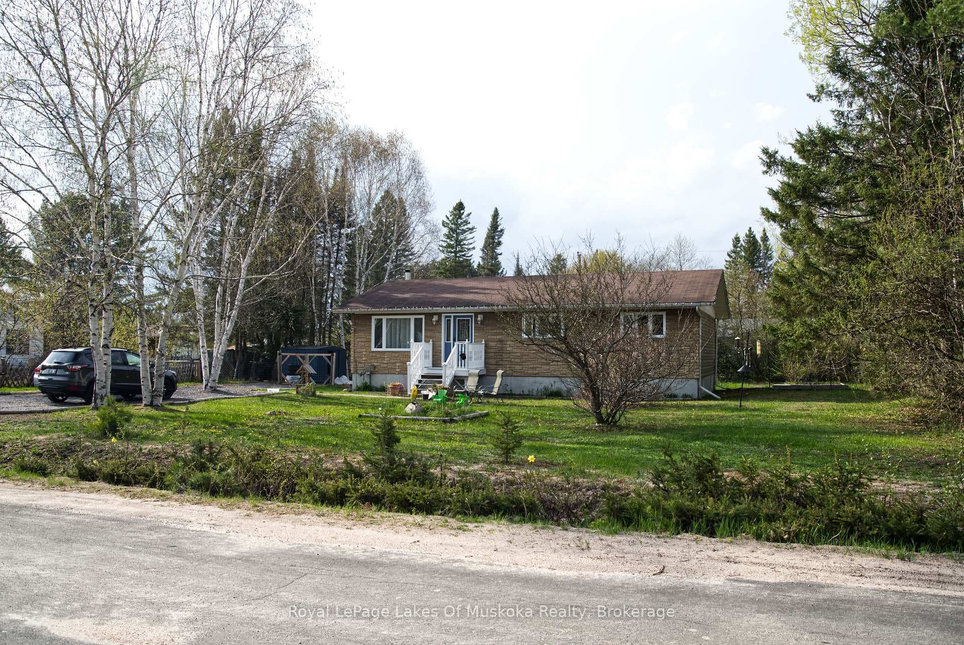52 Sunshine Street photo 2