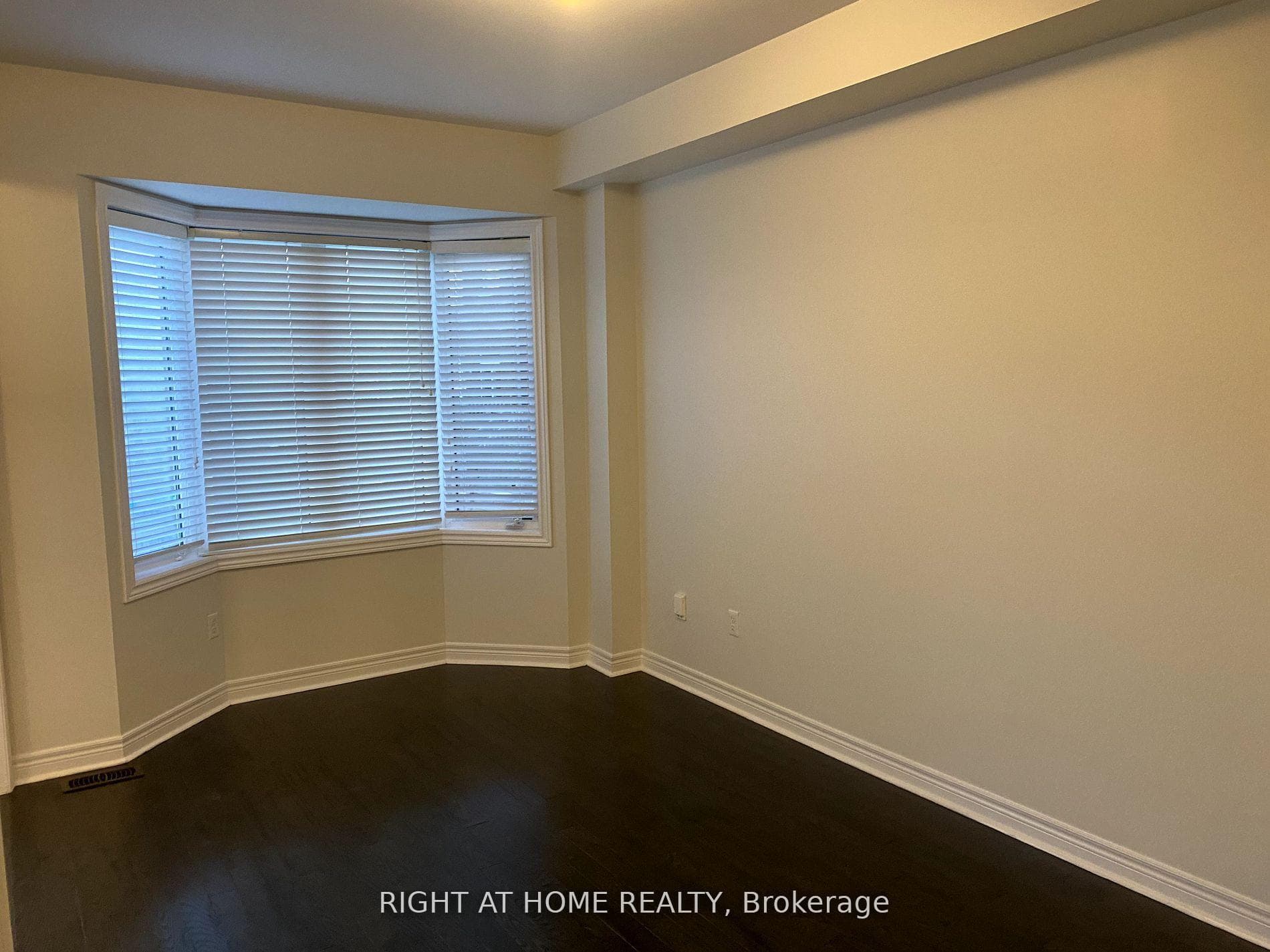 150 Collin Court photo 9