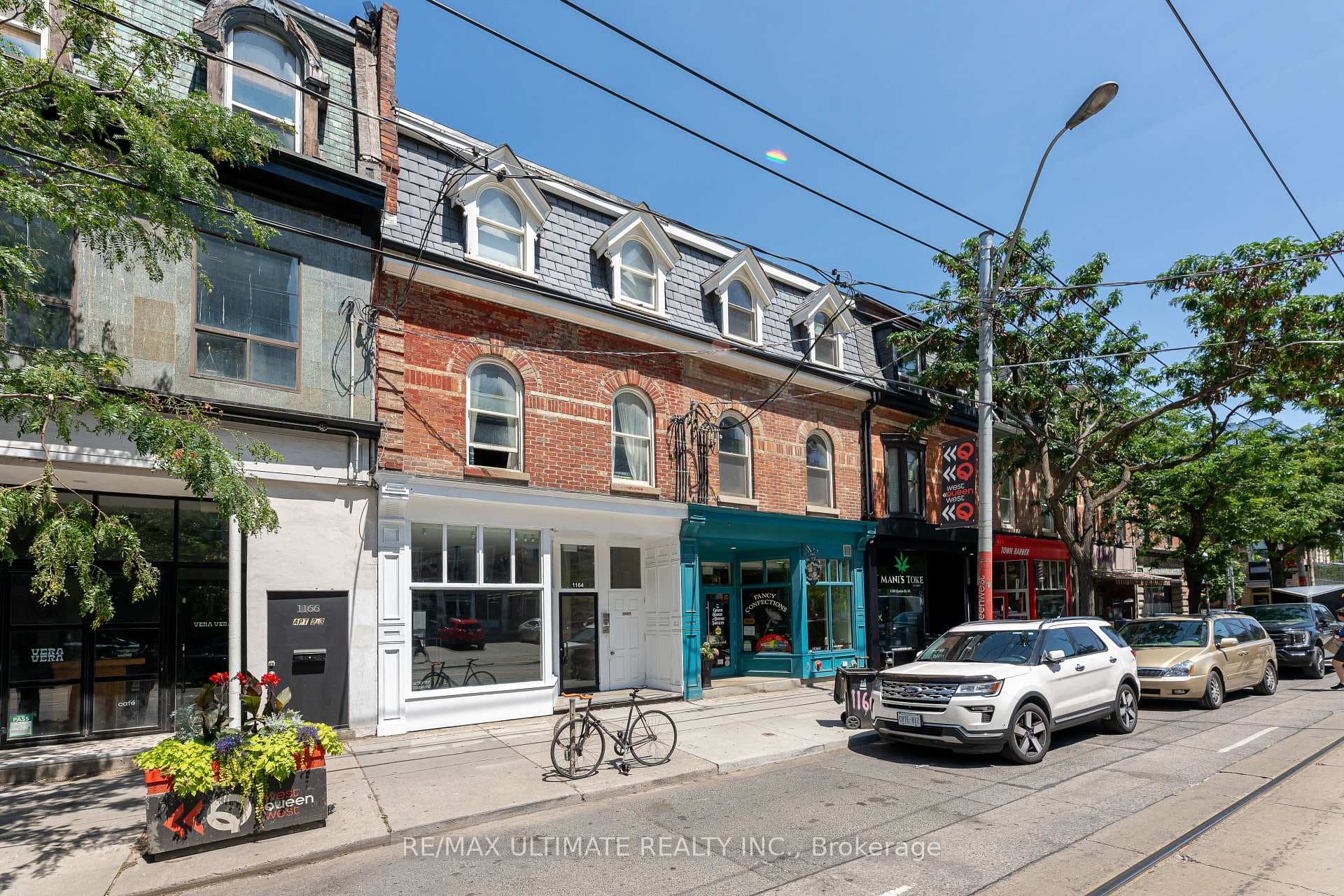 1164 Queen Street photo 1