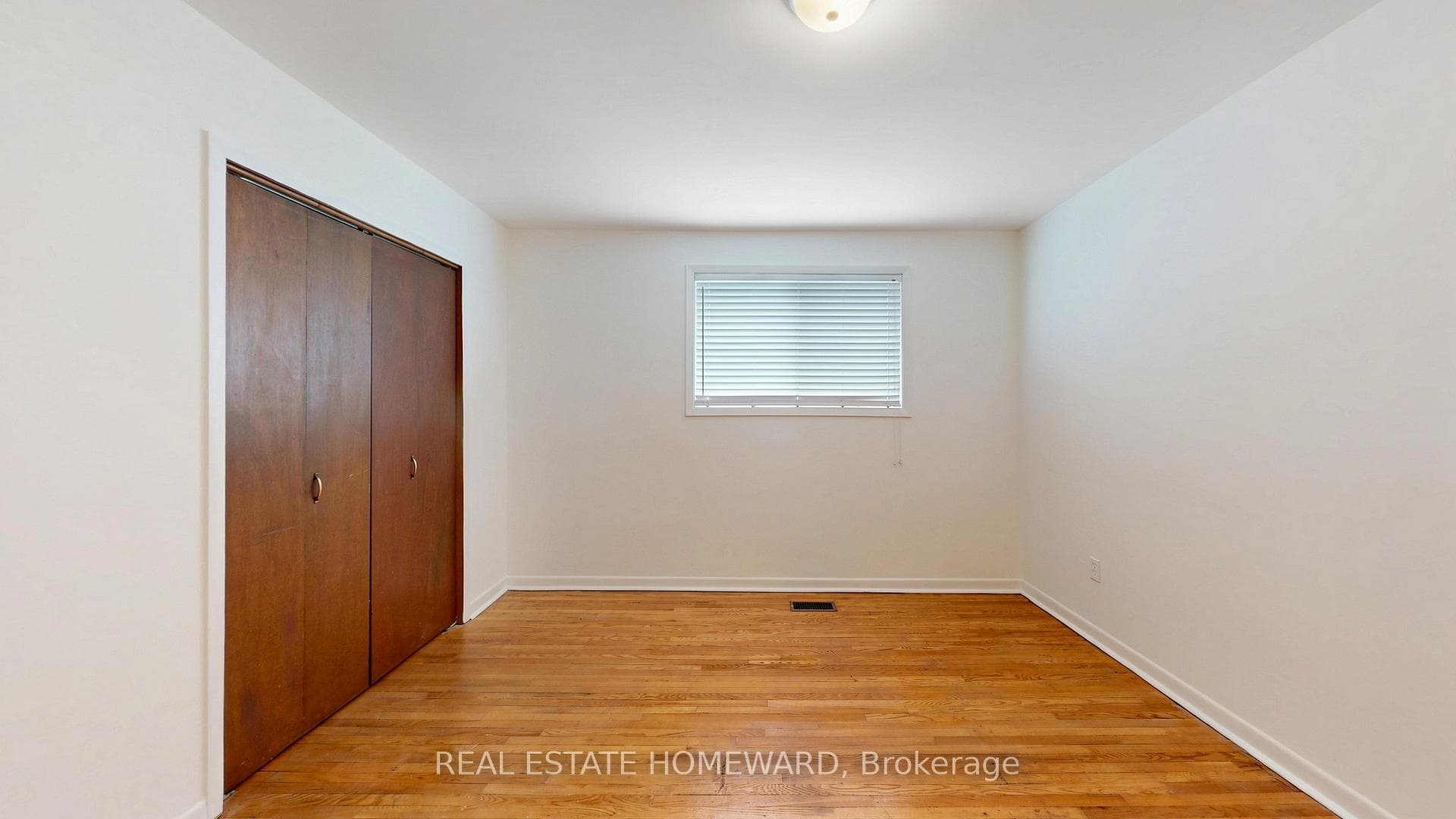 349 Monarch Park Avenue photo 32