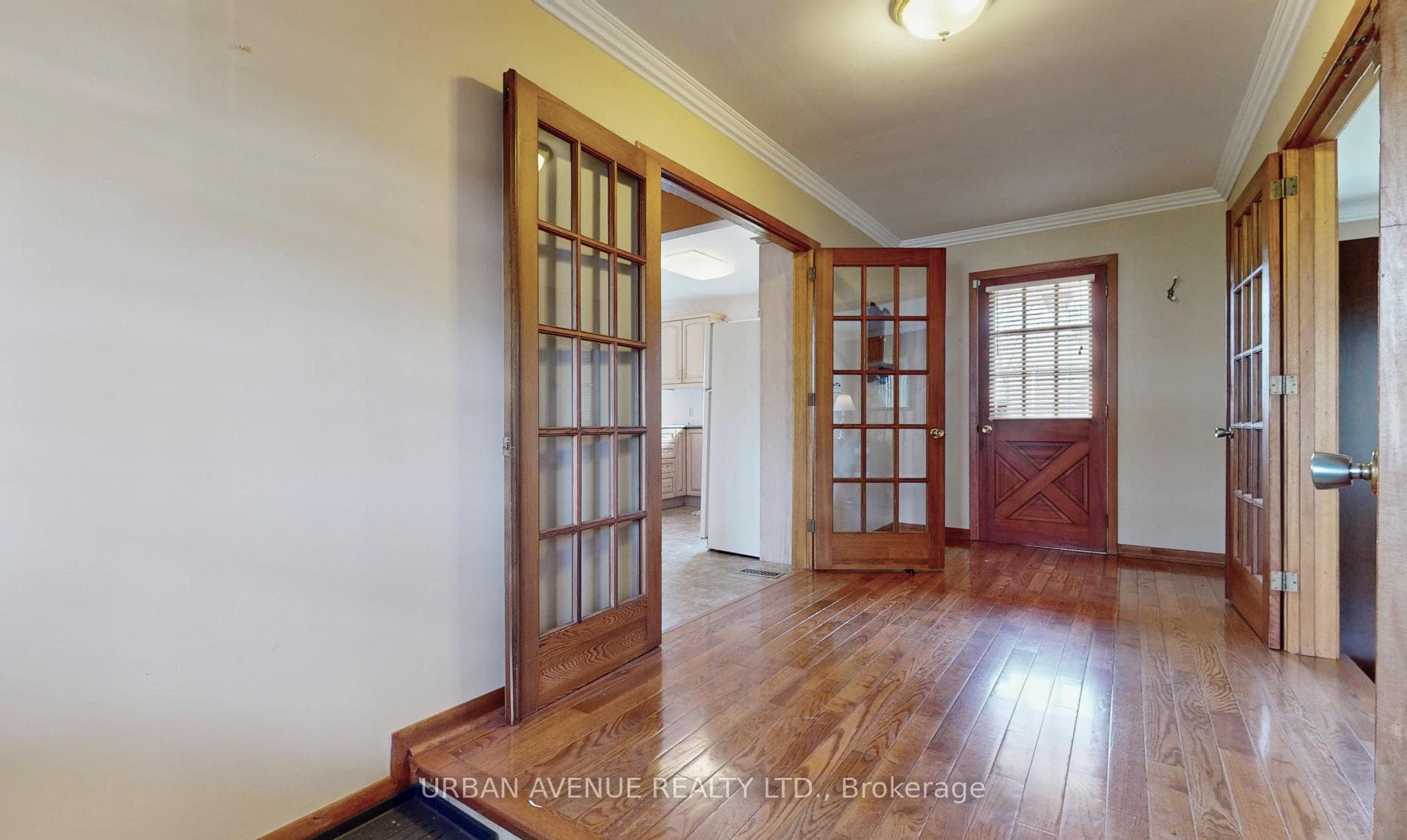 553 Bayly Street photo 5