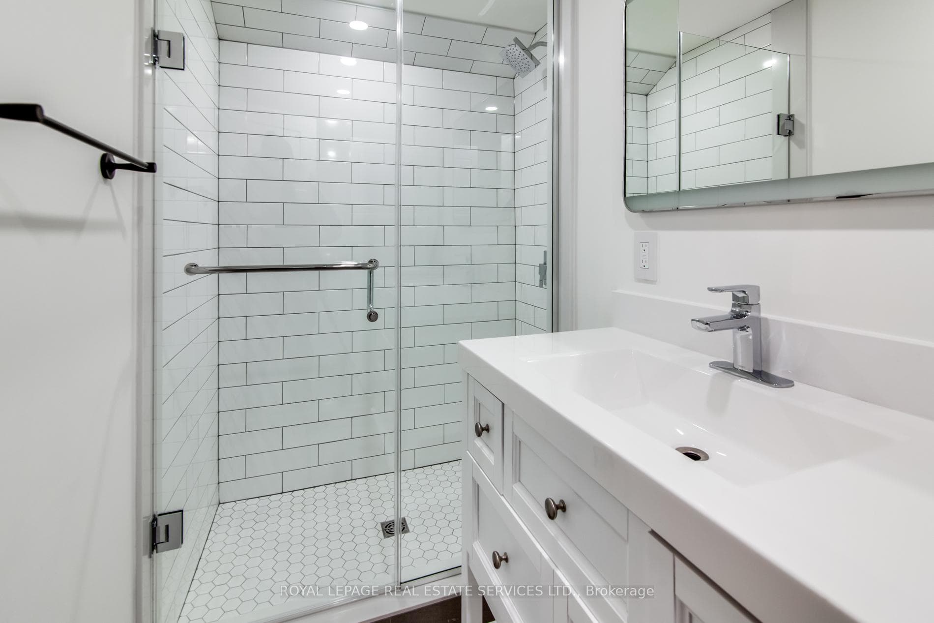 716 Logan Avenue Unit M photo 21