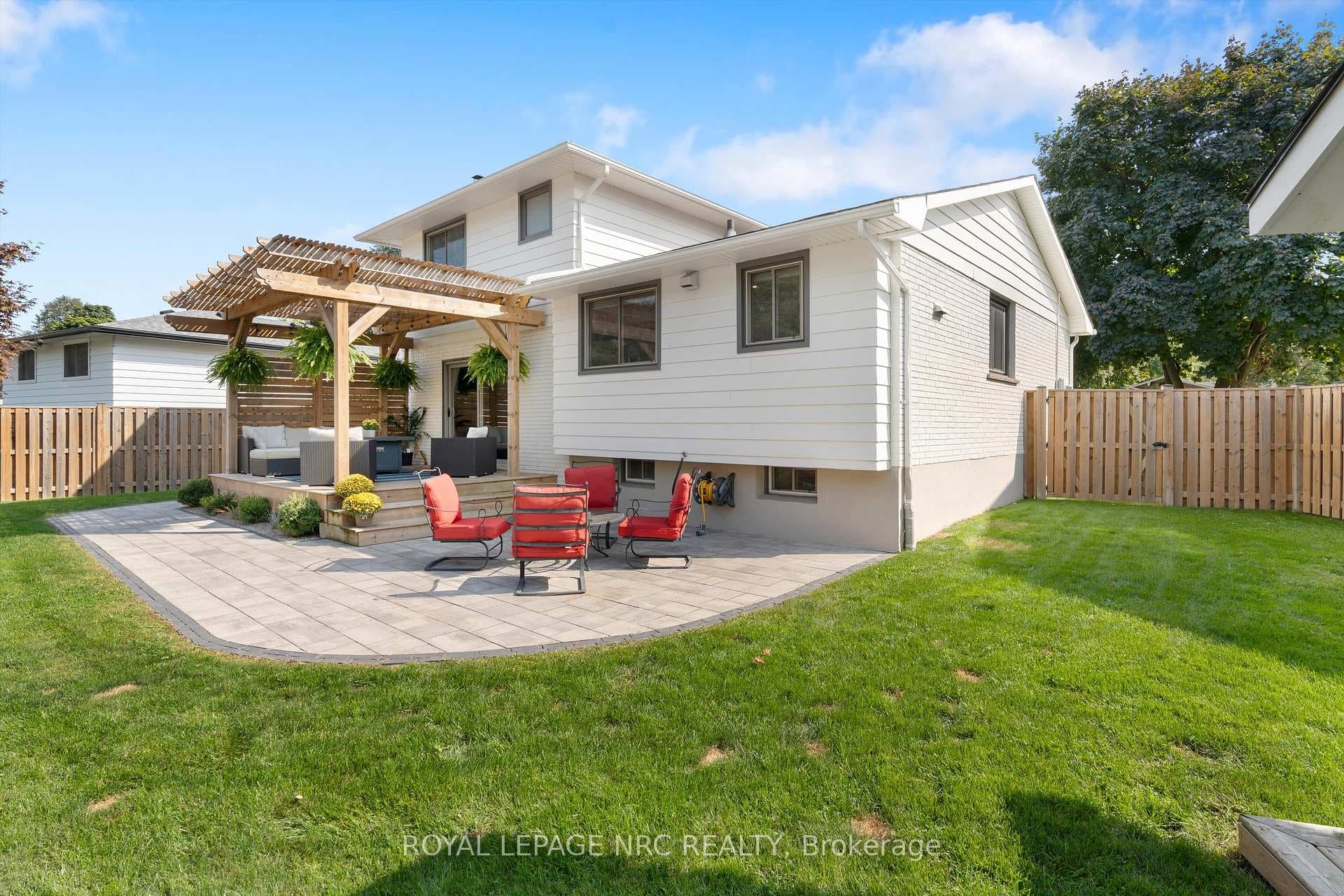 14 Laguna Crescent photo 35
