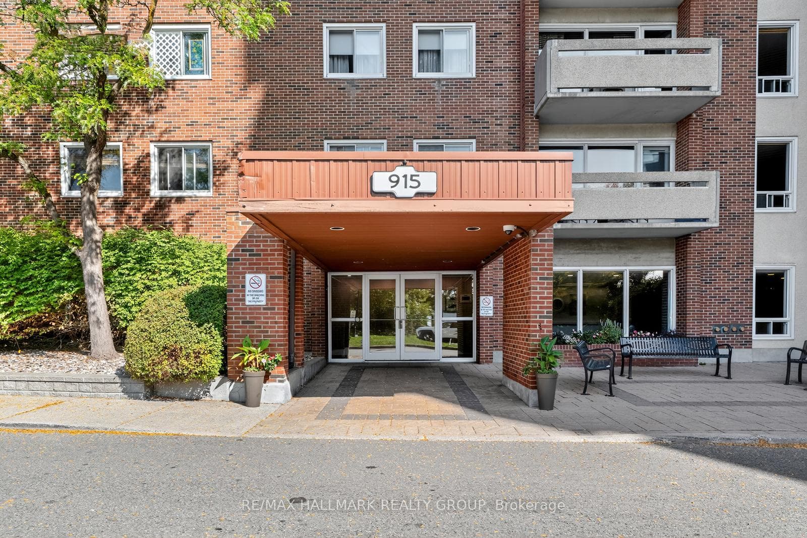 915 Elmsmere Road Unit 304 photo 2