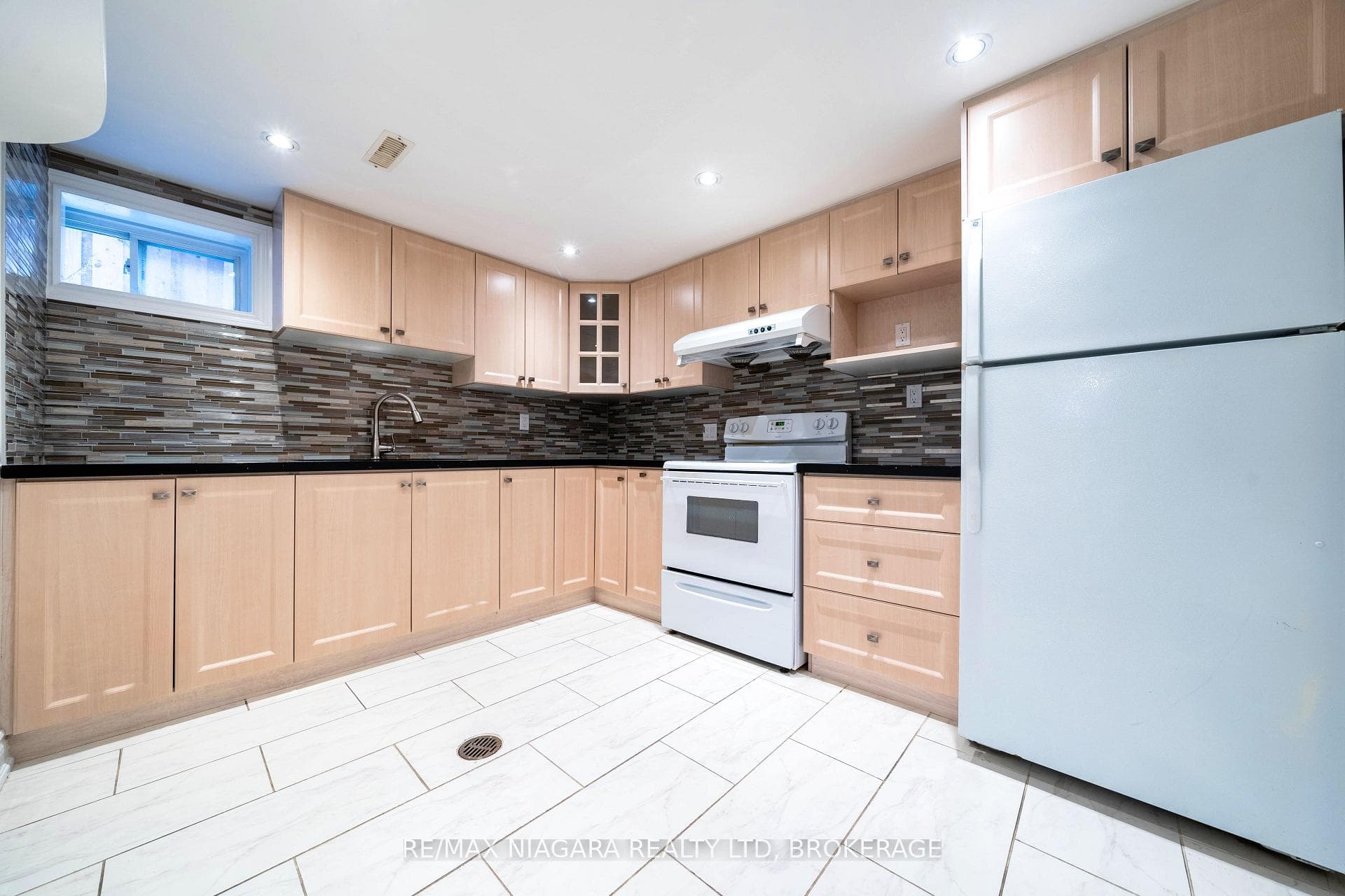 42 Kenhatch Boulevard photo 33