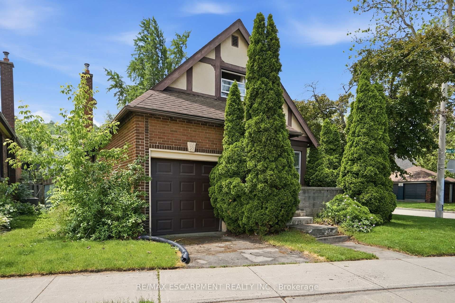 1642 King Street photo 2