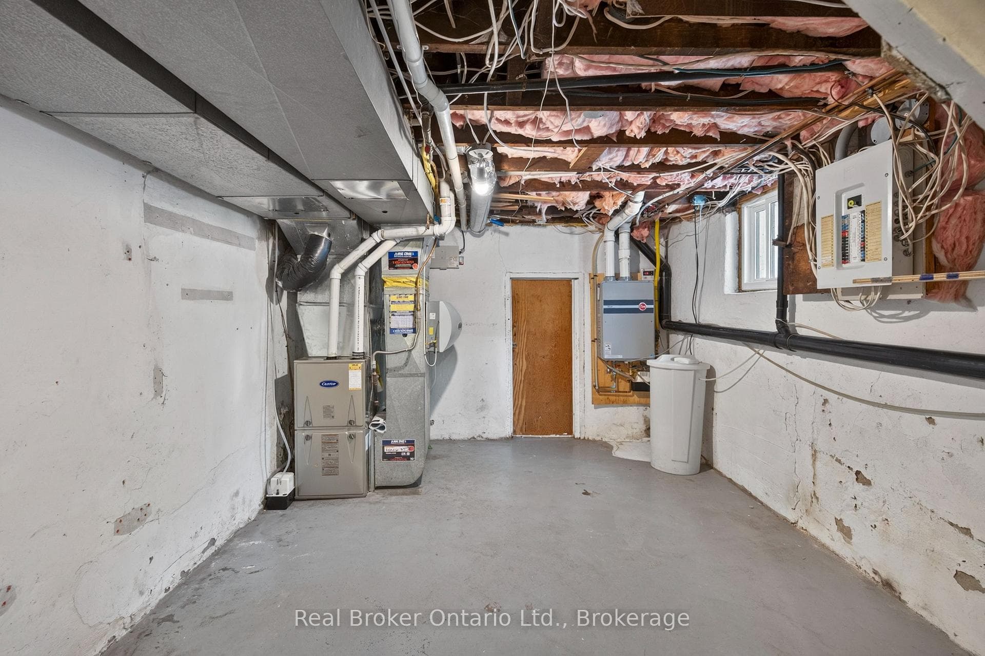 2 Herlan Avenue photo 32