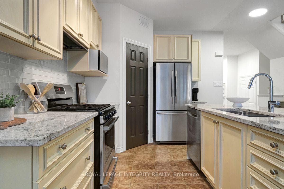 193 Mojave Crescent photo 18