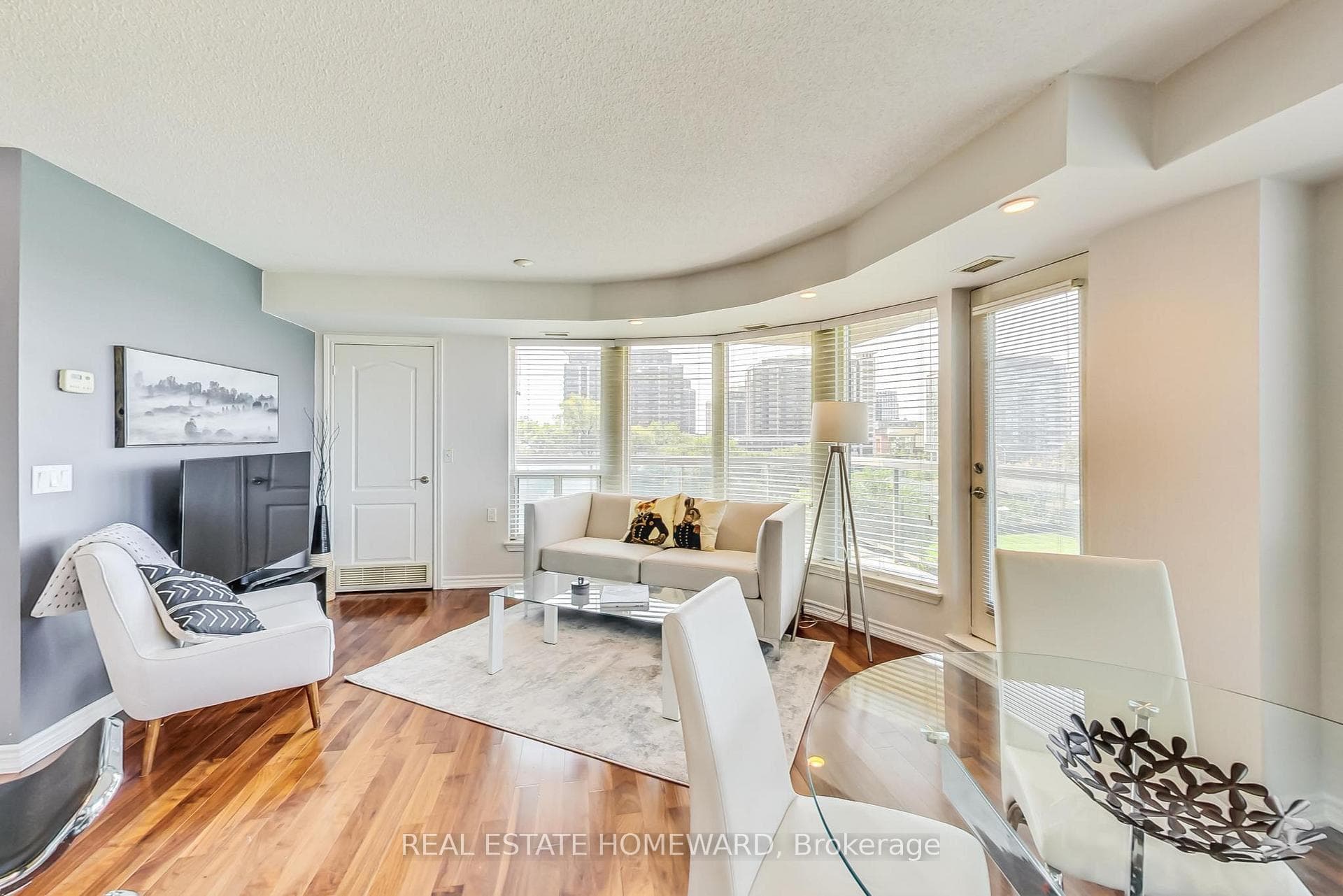 1030 Sheppard Avenue Unit 513 photo 5