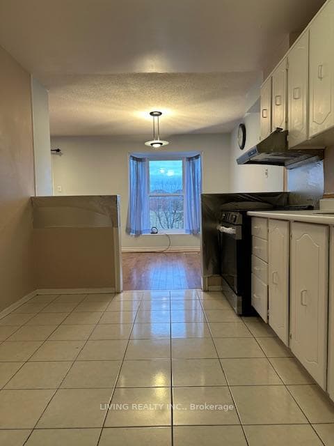 77 Phalen Crescent photo 4