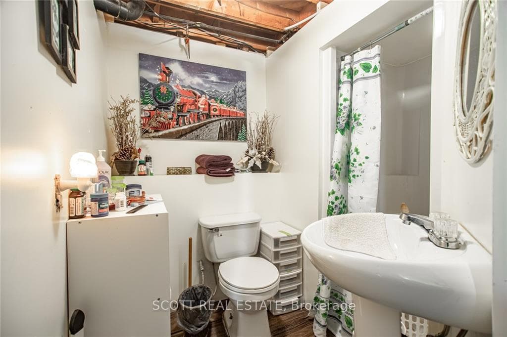 342 CHAMBERLAIN Street photo 21