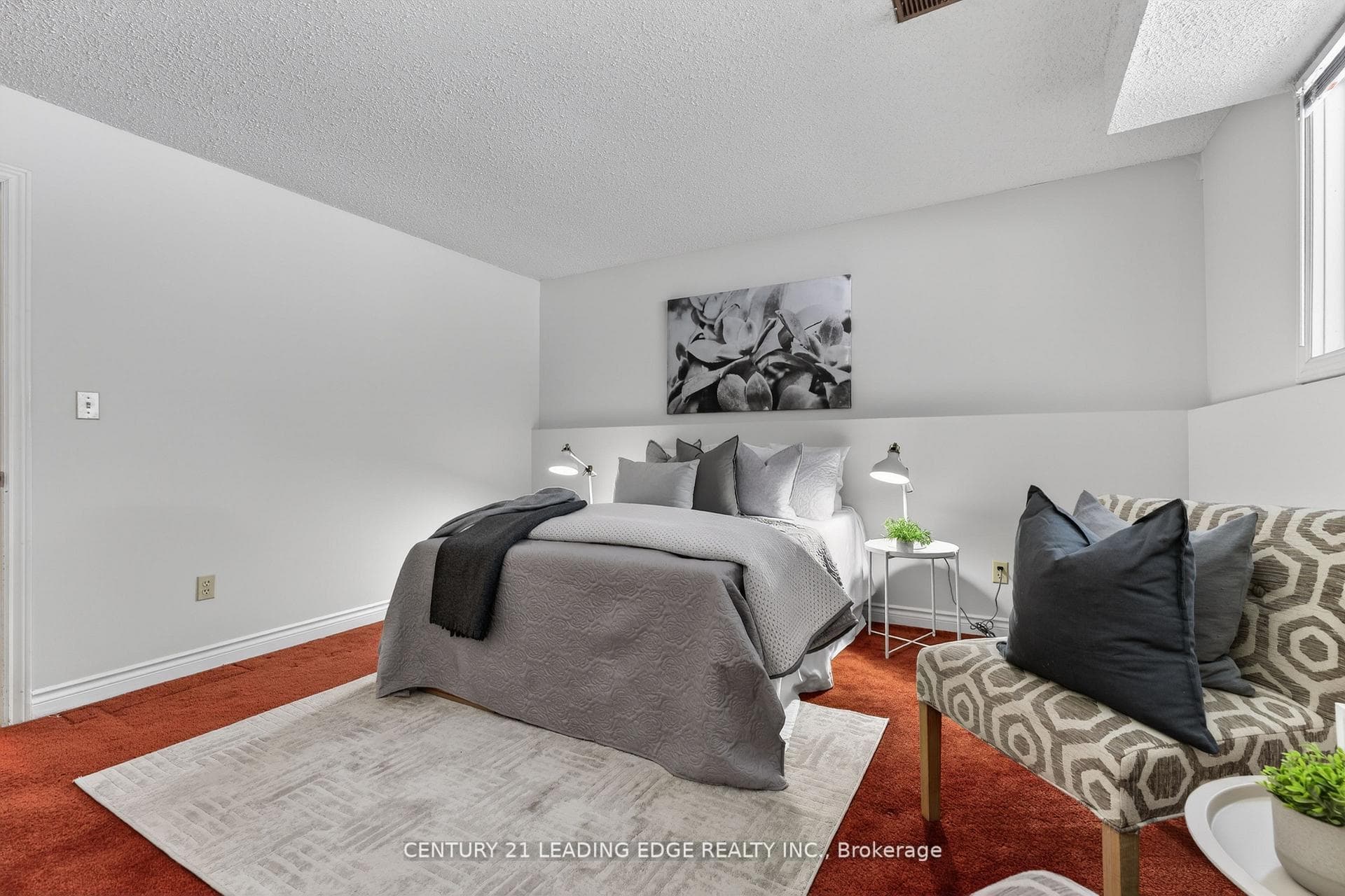 14 Valleycrest Drive photo 42