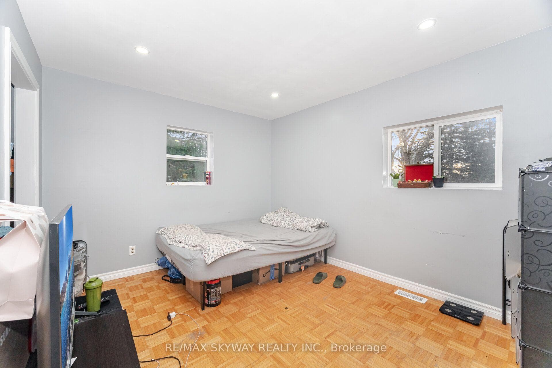 102 Queen Street photo 37