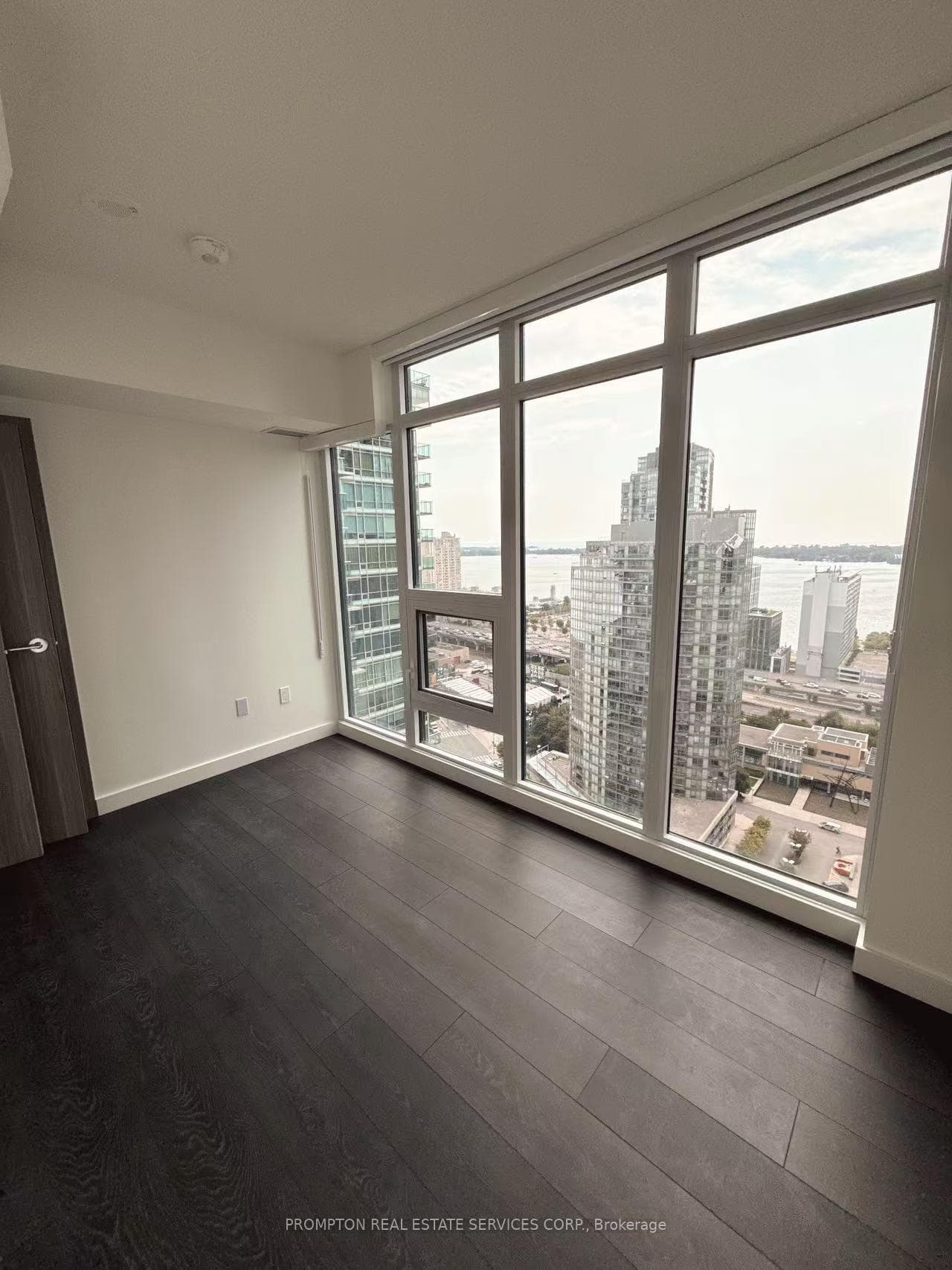 1 CONCORD CITYPLACE Way Unit 2805 photo 31