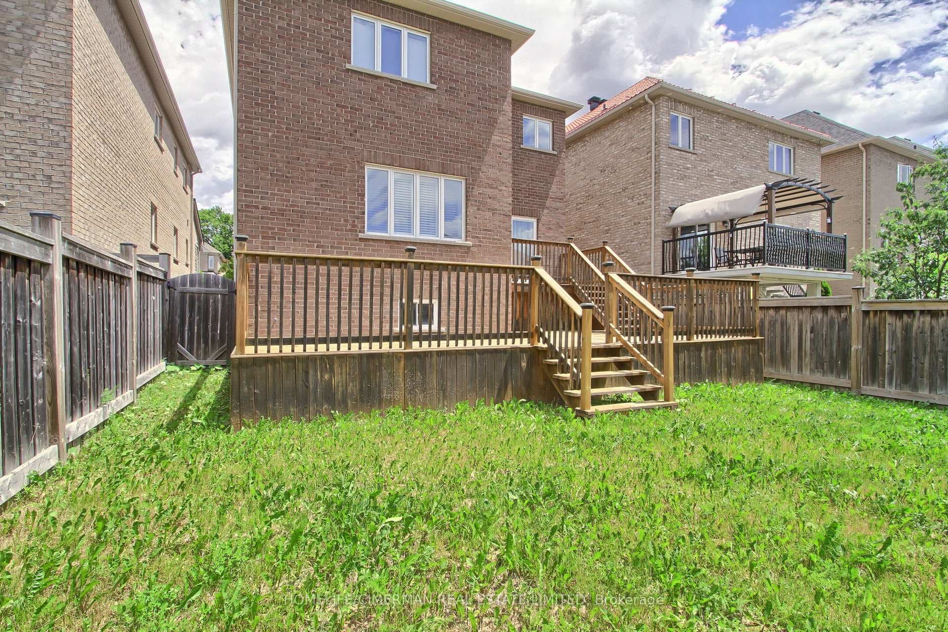 88 Chelsea Crescent photo 34