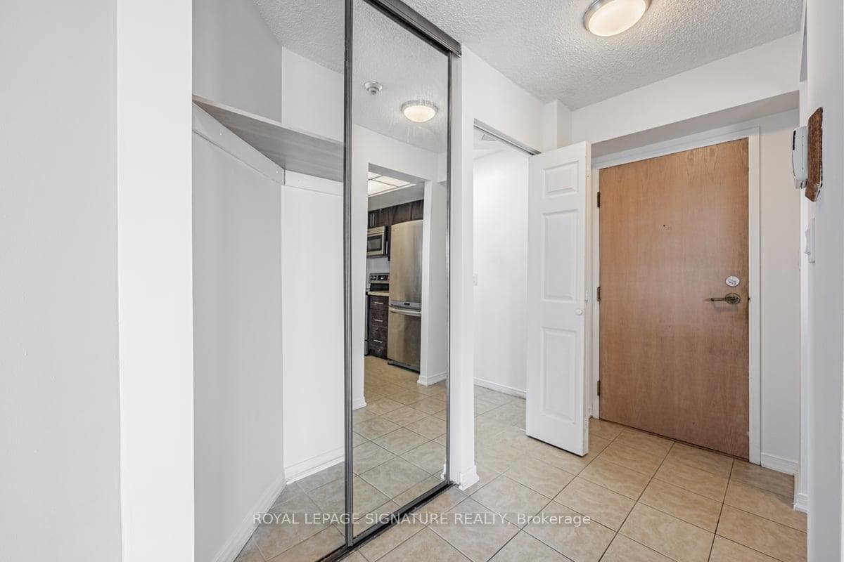 5 Concorde Place Unit 1810 photo 5