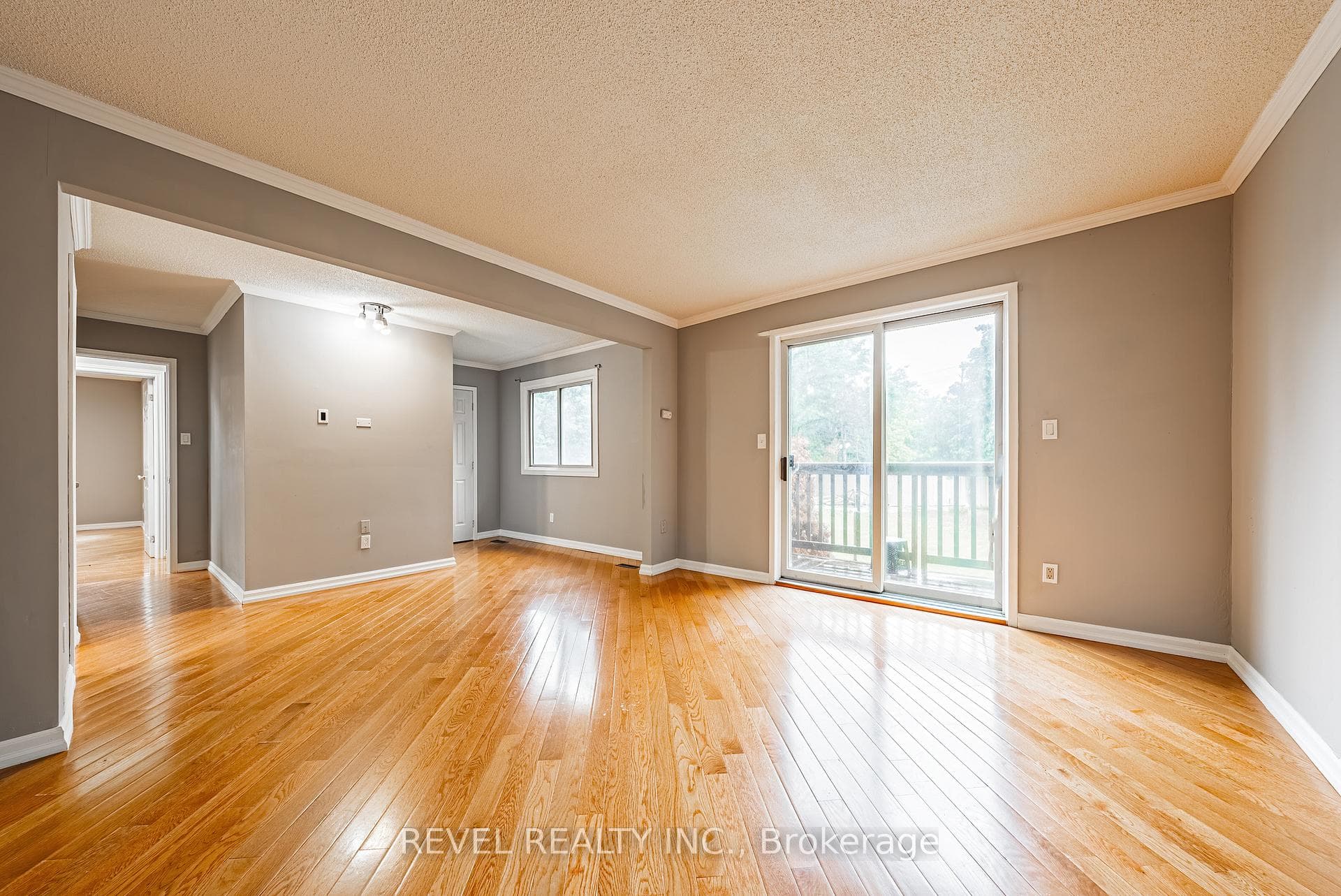 80 Blackthorn Lane photo 15