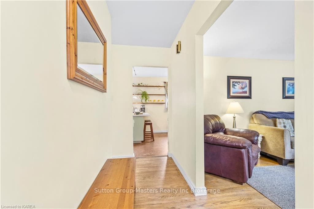 4 BARCLAY Road photo 6