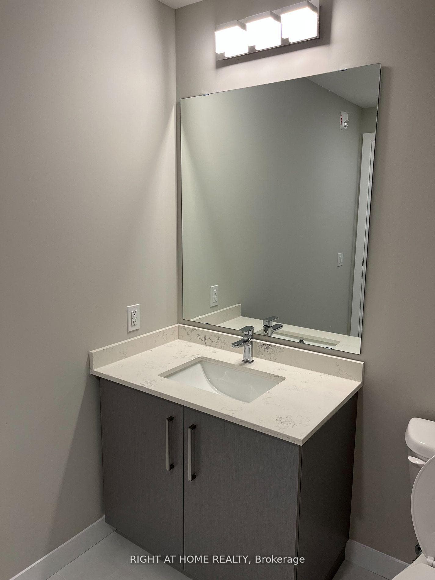 15 Queent Street Unit 713 photo 19