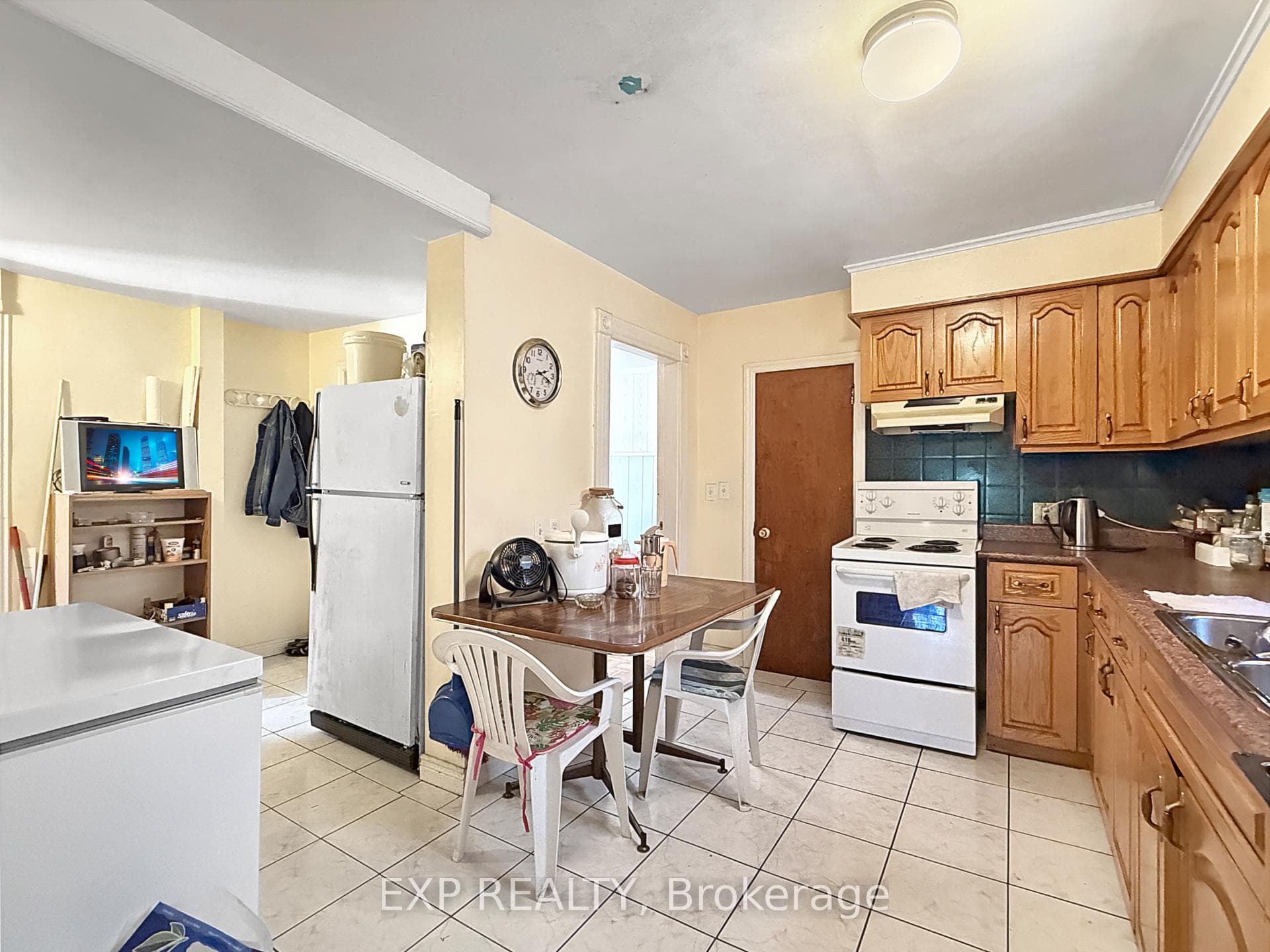 511 Quebec Street photo 16